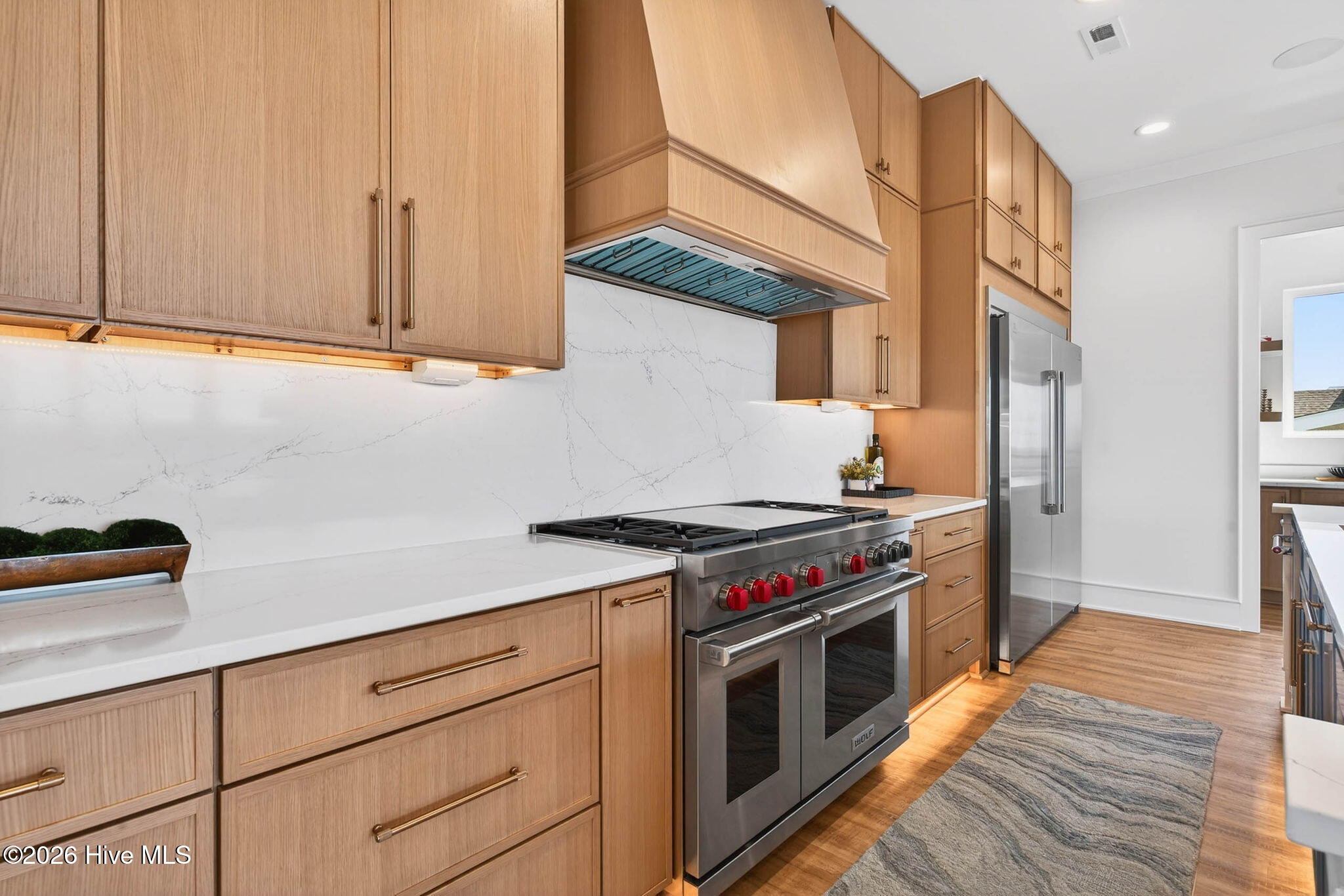 100565153 | Photo 16