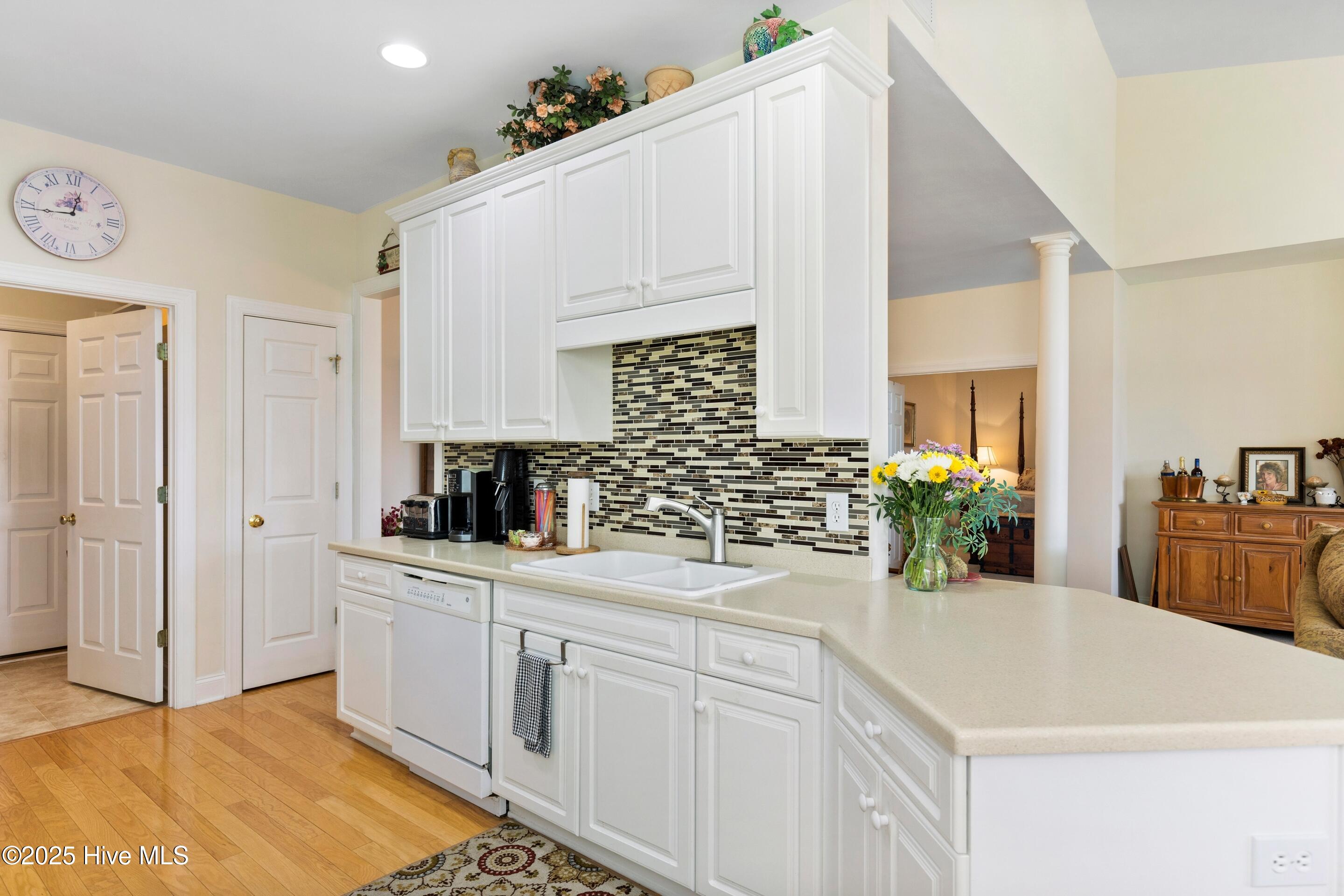 100527165 | Photo 14