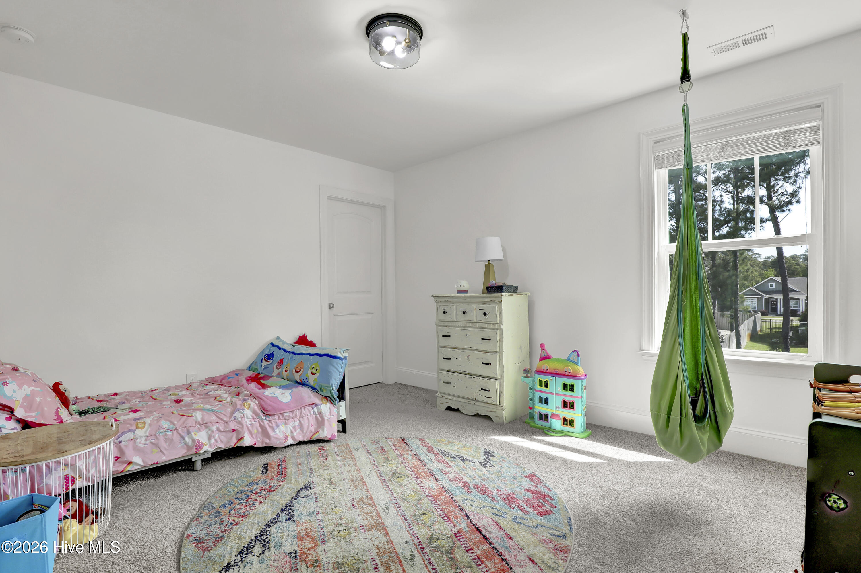 100569248 | Photo 33