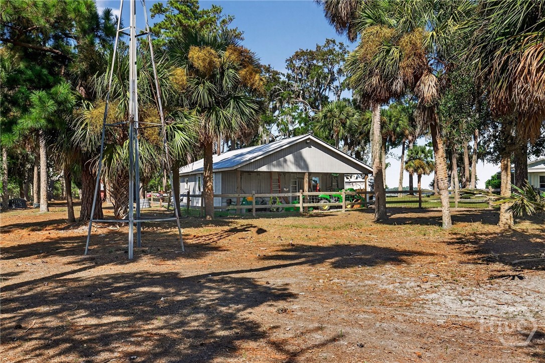 Workshop & Parking Bays