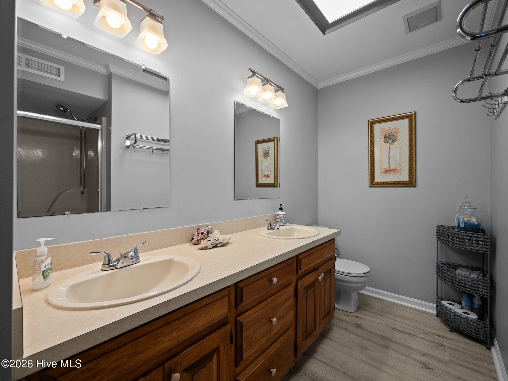 100548532 | Photo 25