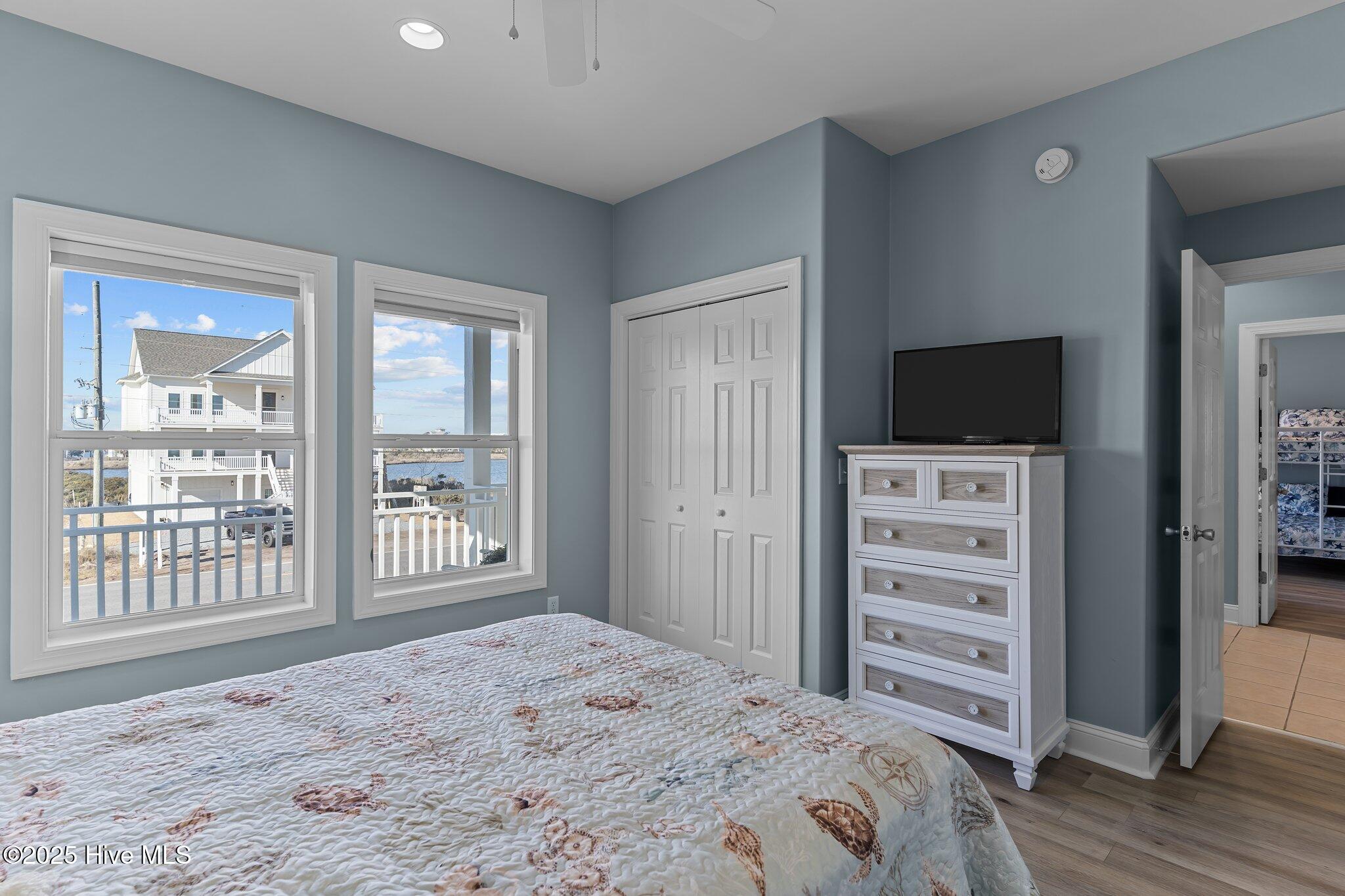 100539376 | Photo 12