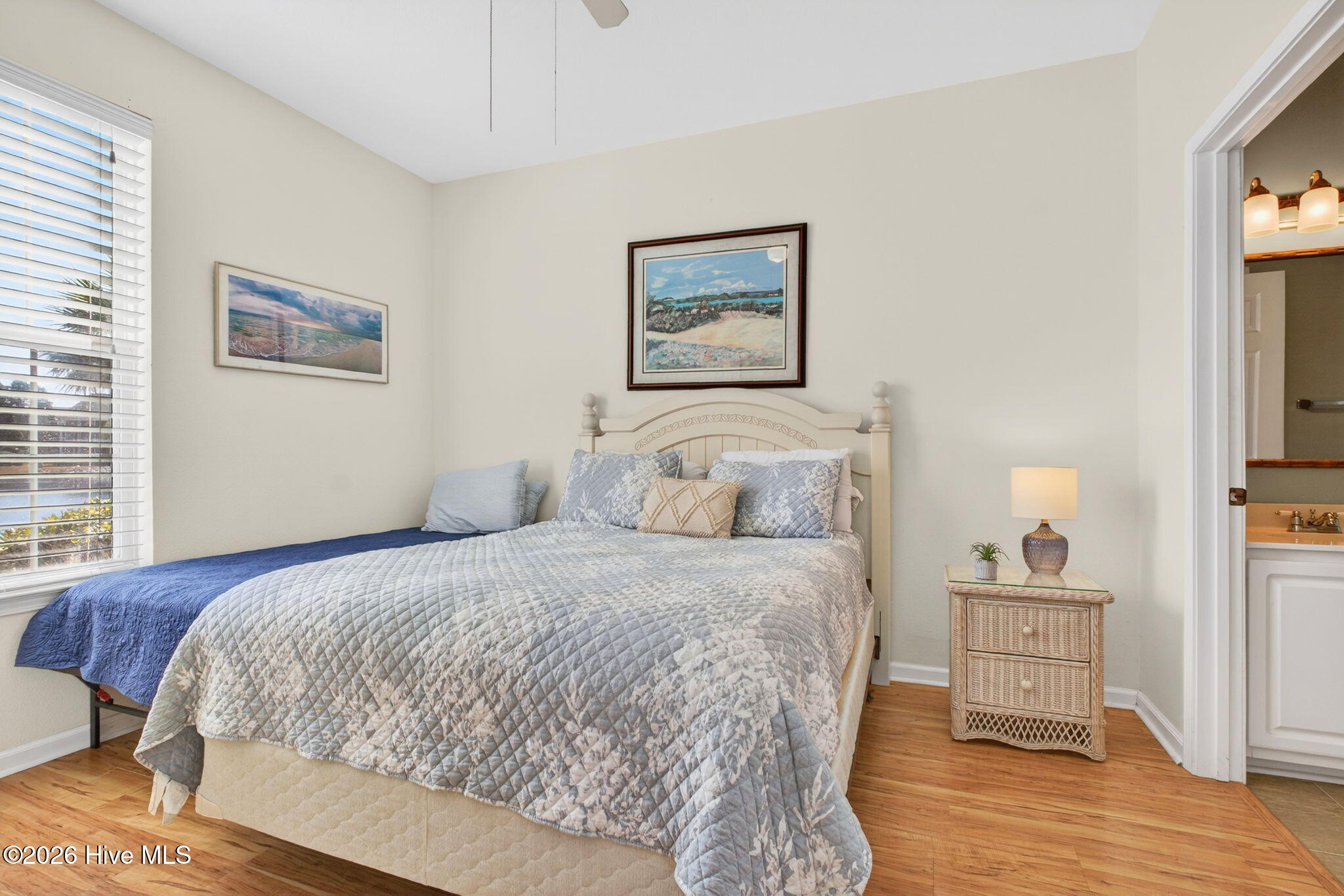 100559381 | Photo 22