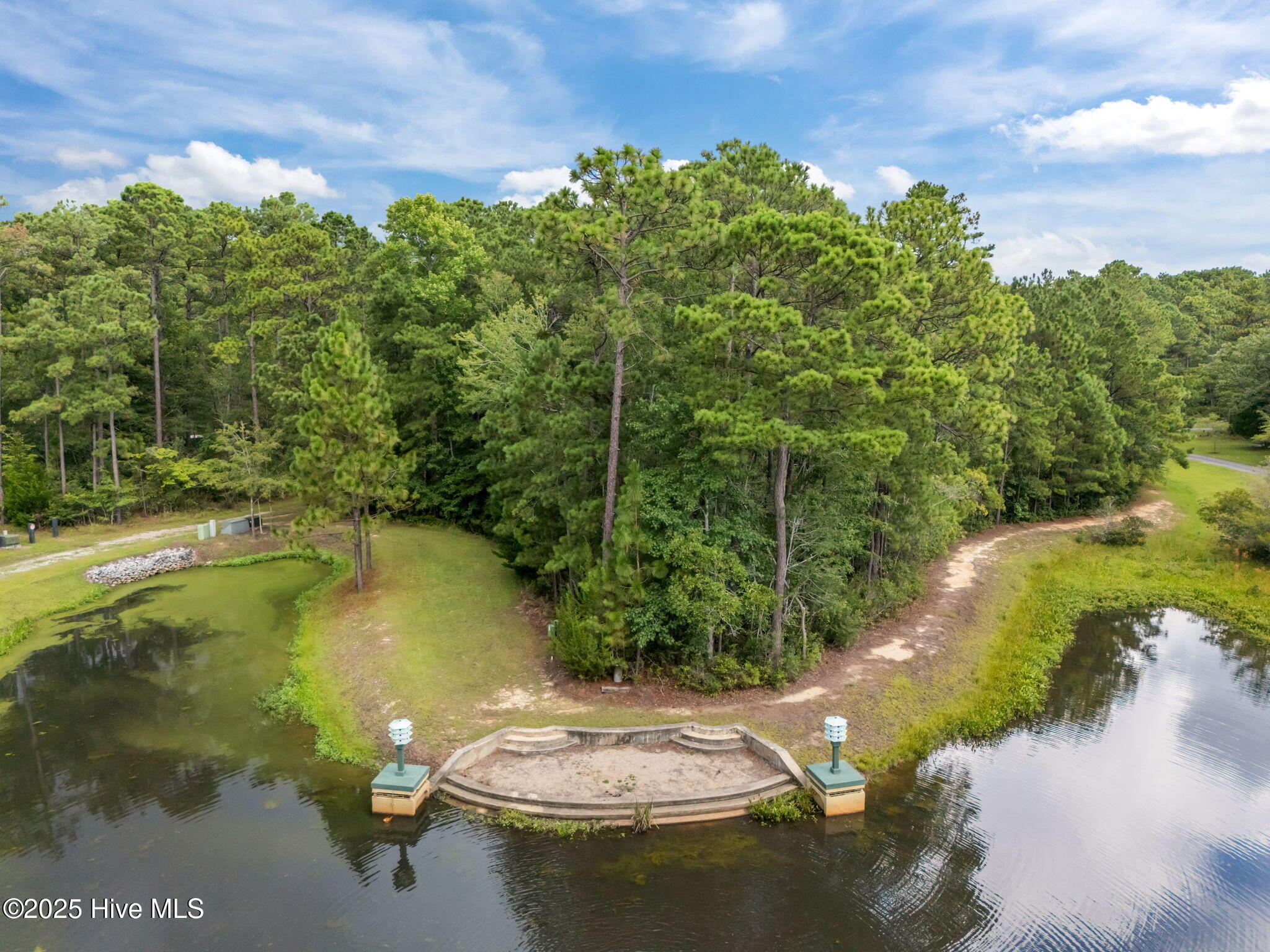 100524220 | Photo 45