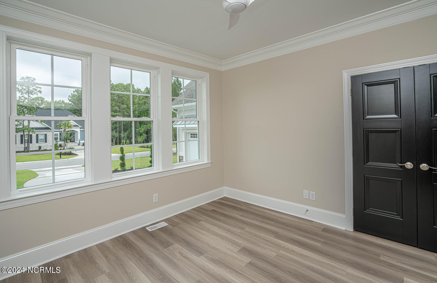 100518368 | Photo 51