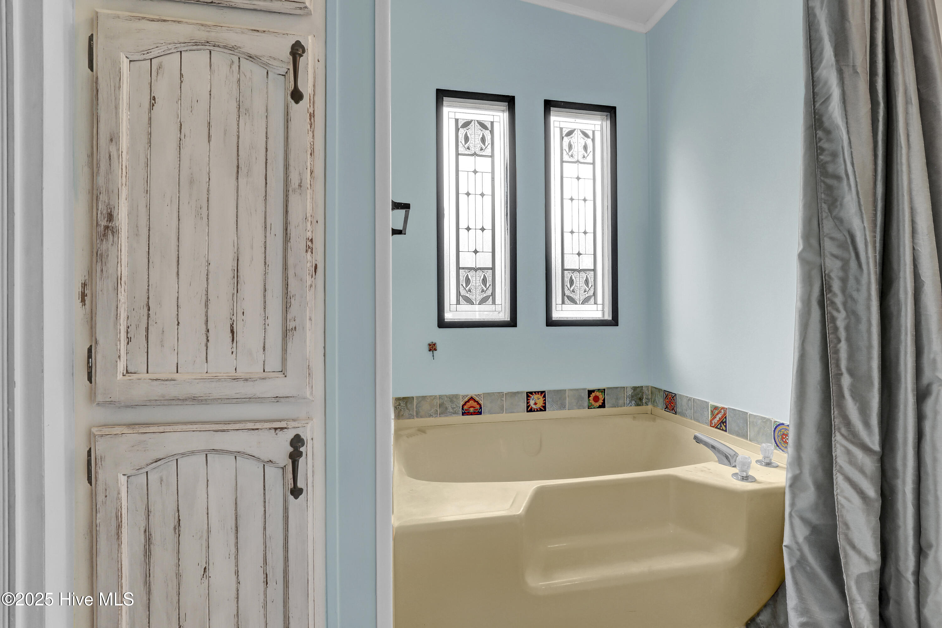 100523647 | Photo 15