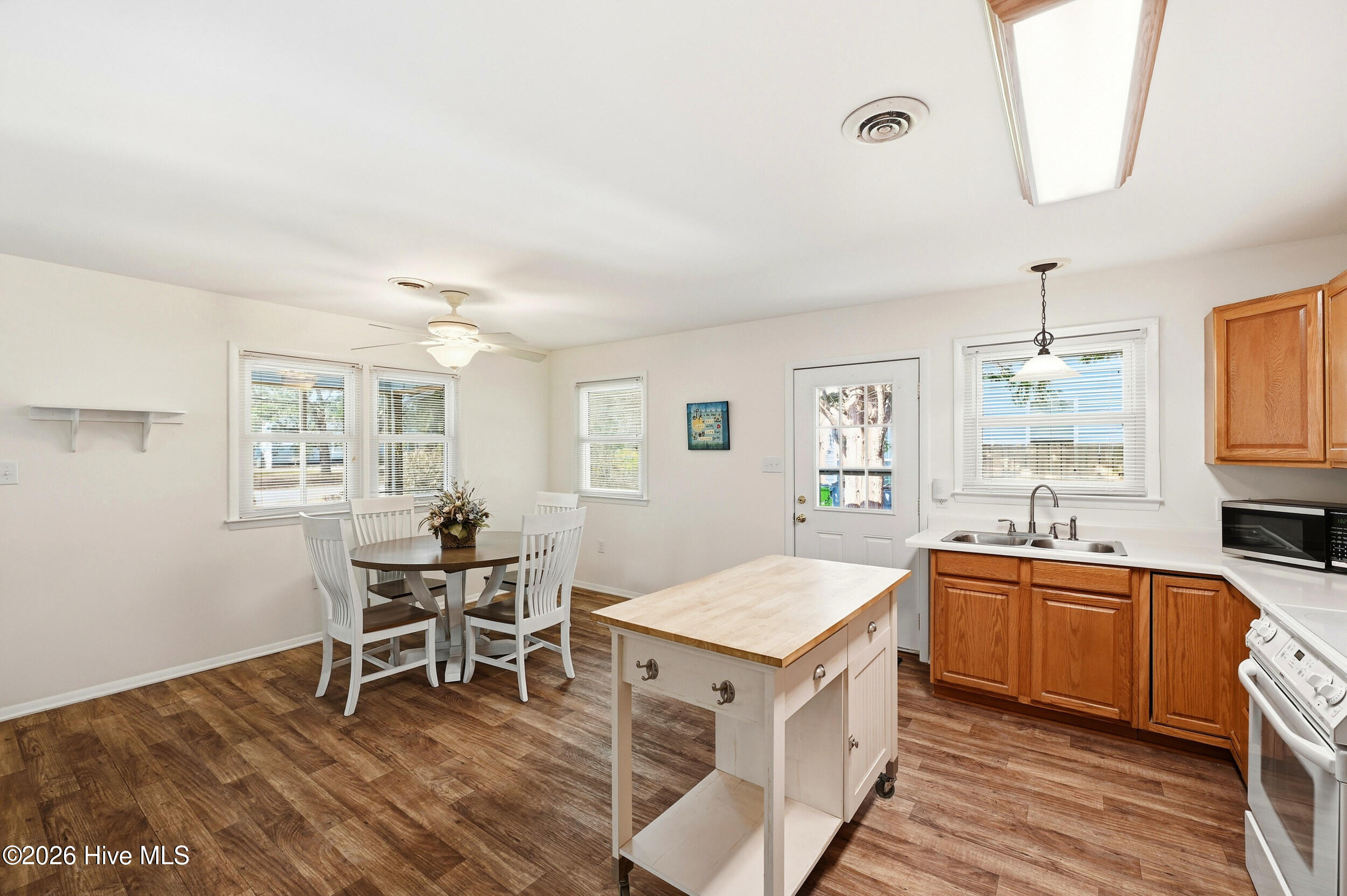 100552518 | Photo 15