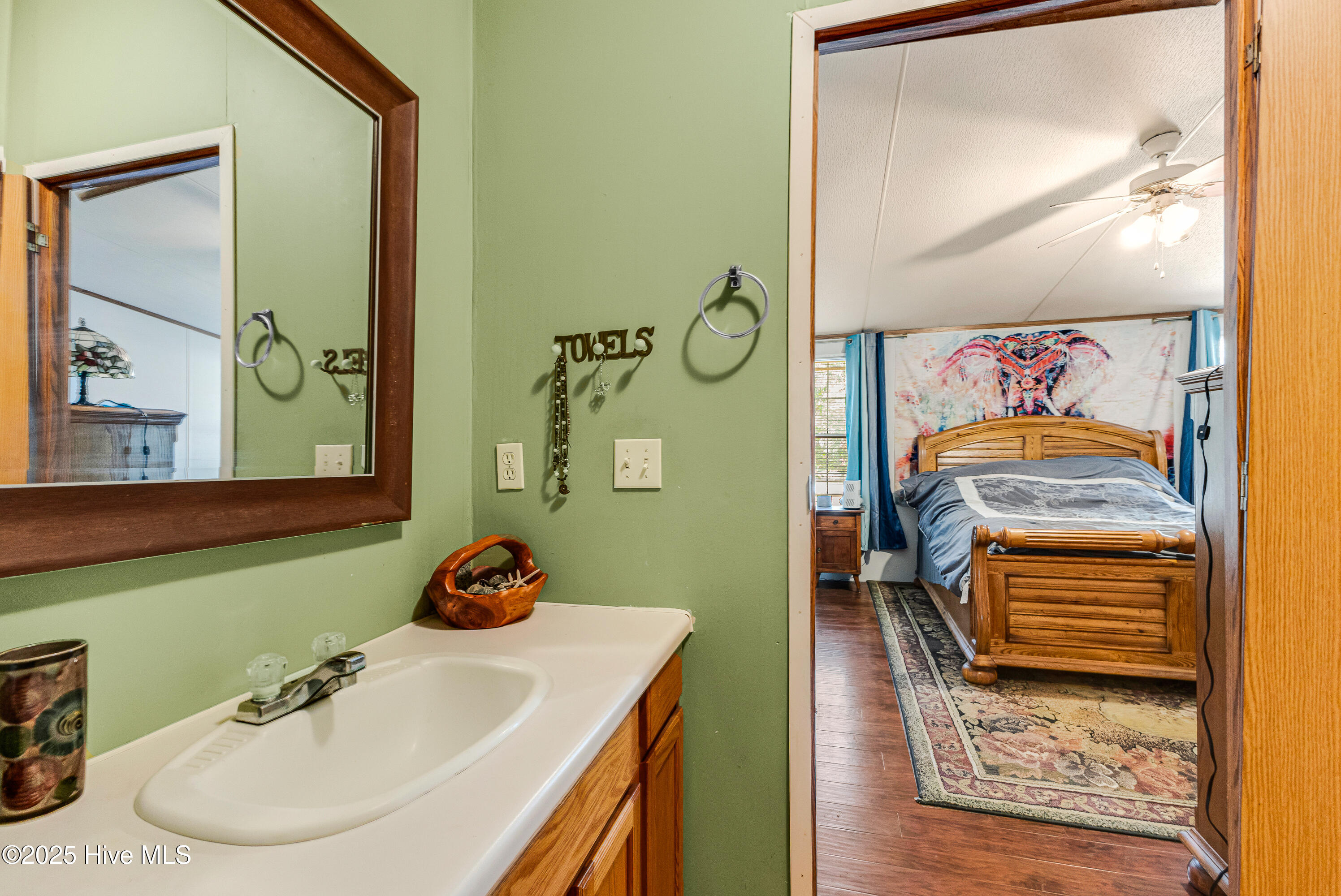 100528928 | Photo 12