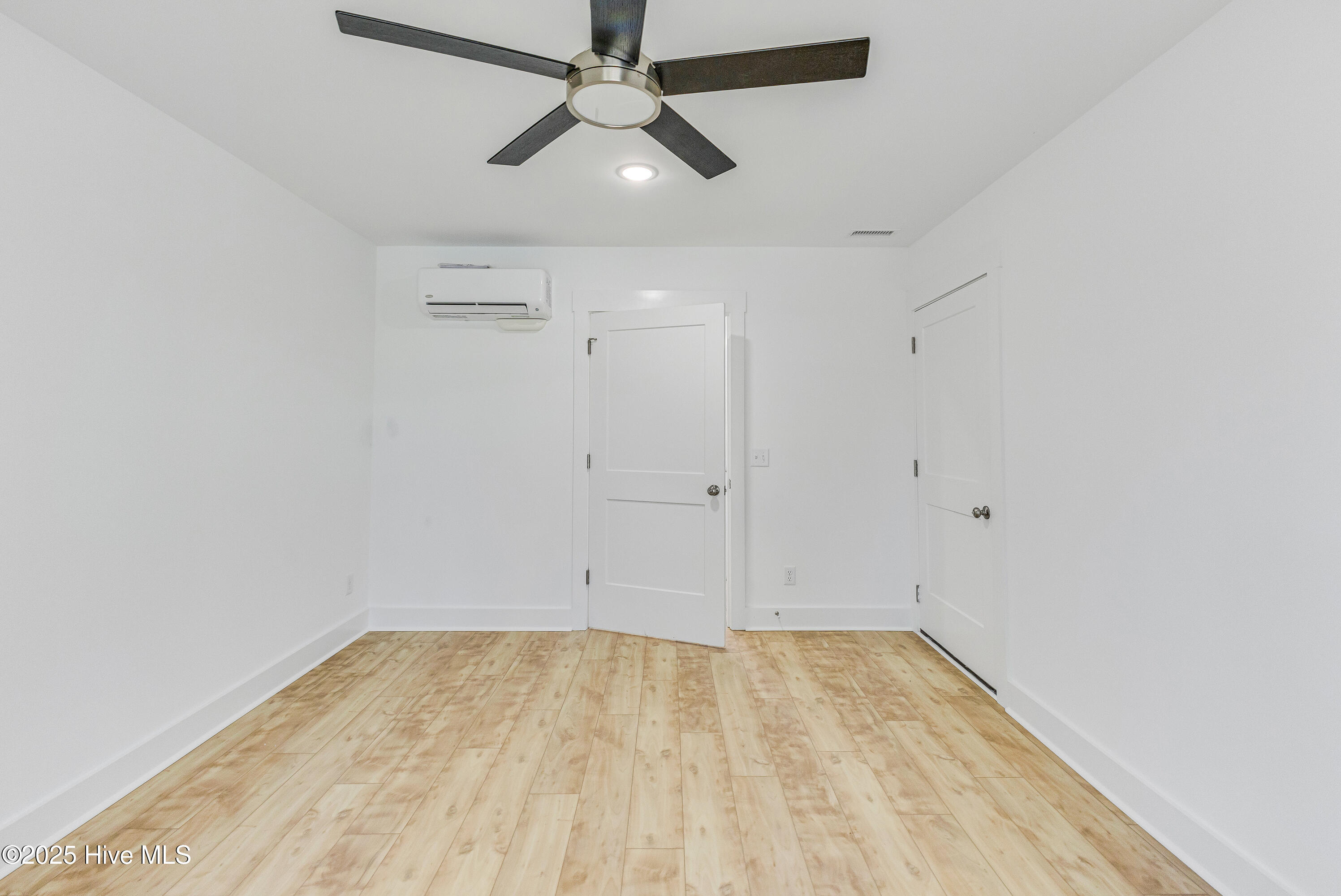 100534543 | Photo 40