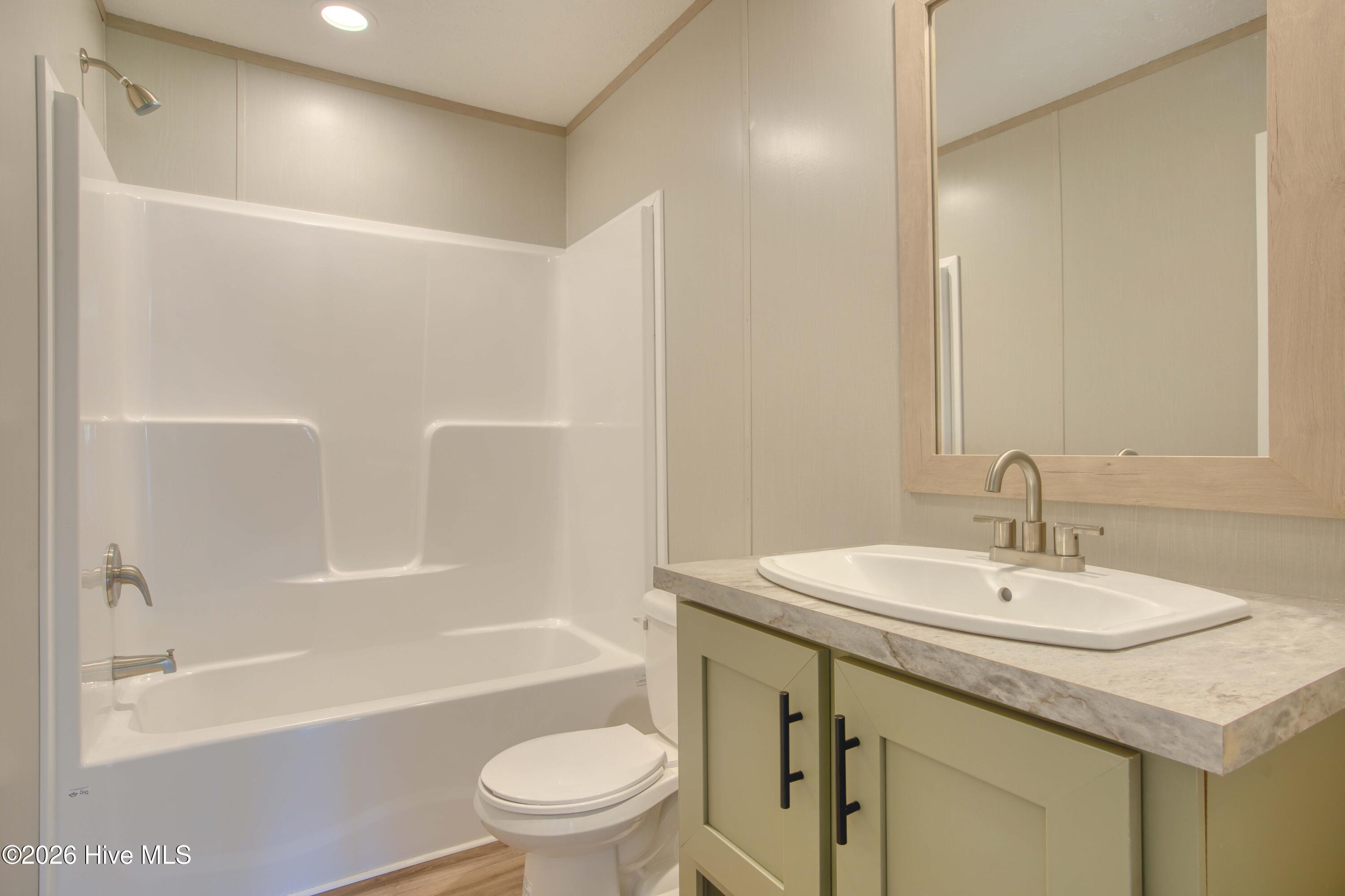 100557064 | Photo 22