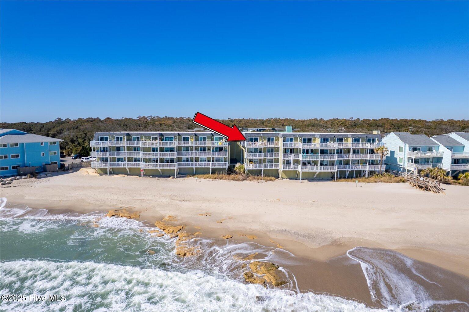 100490707 | Photo 42