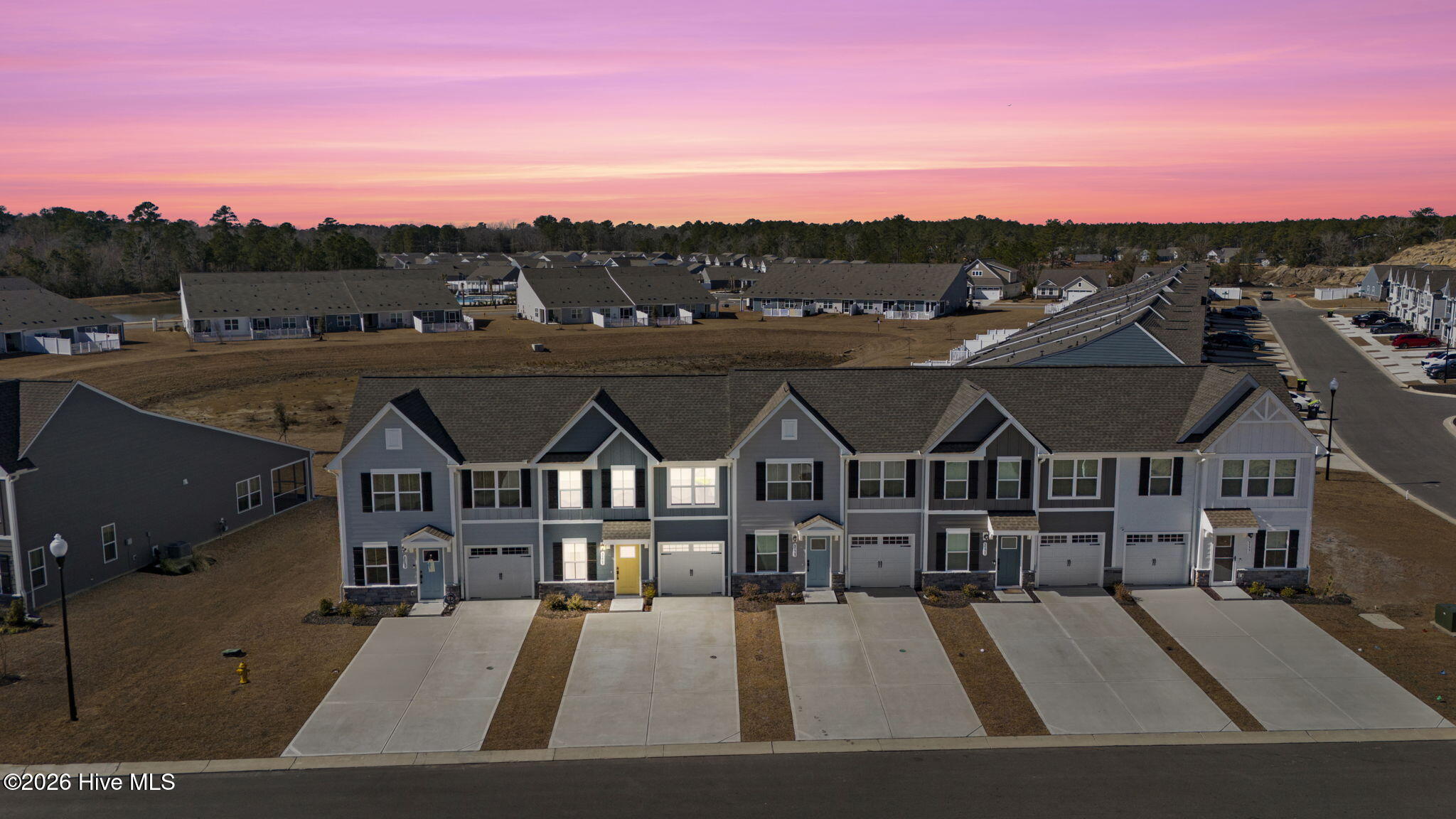 100554684 | Photo 48