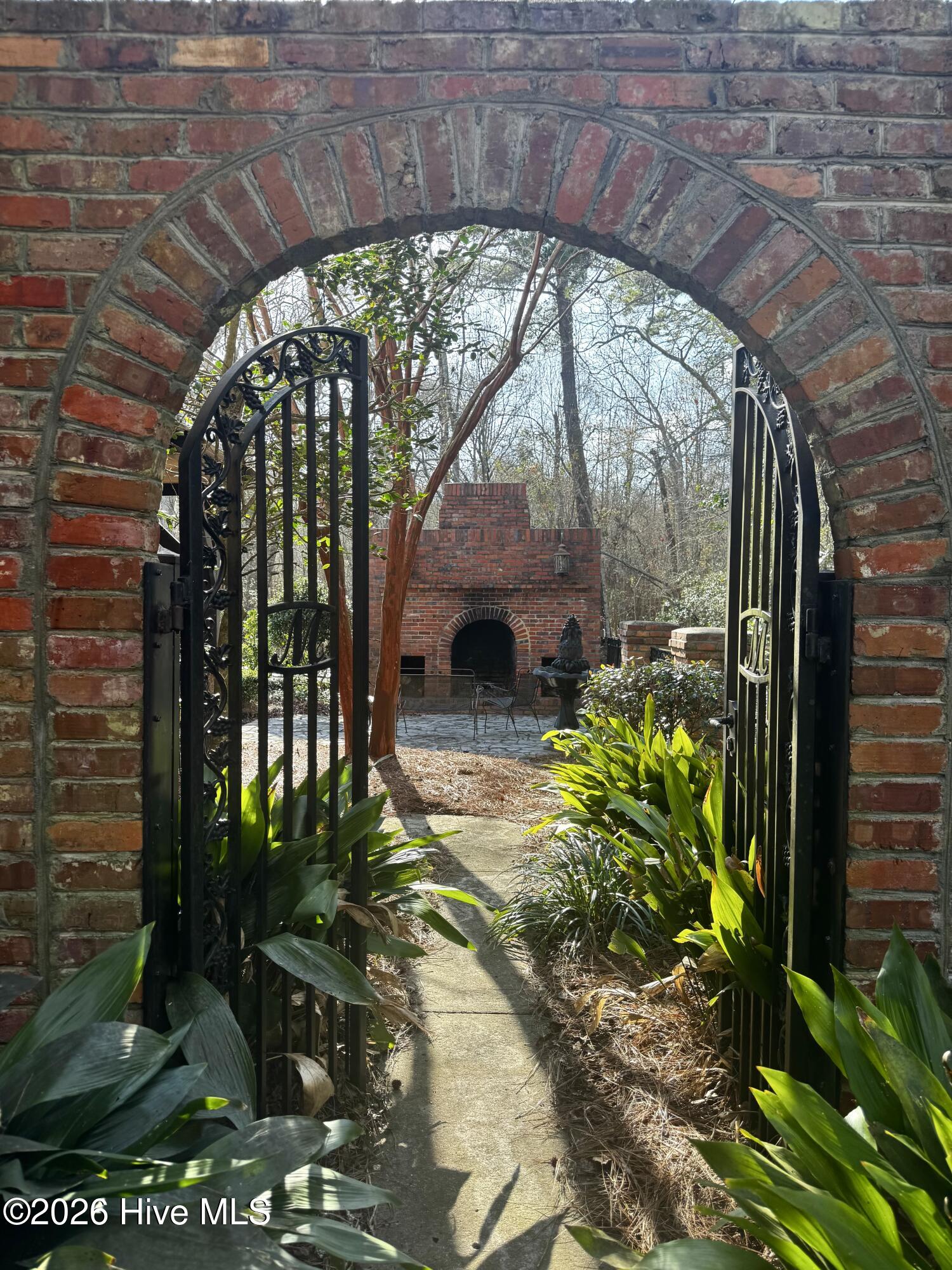 100558799 | Photo 36