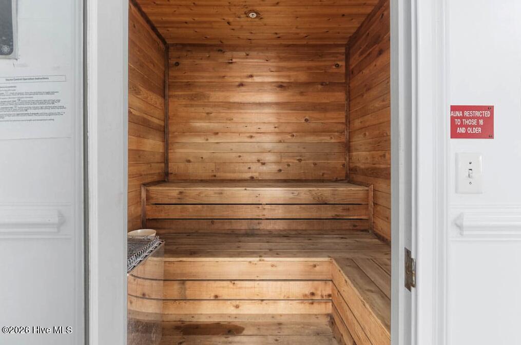 100556078 | Photo 103