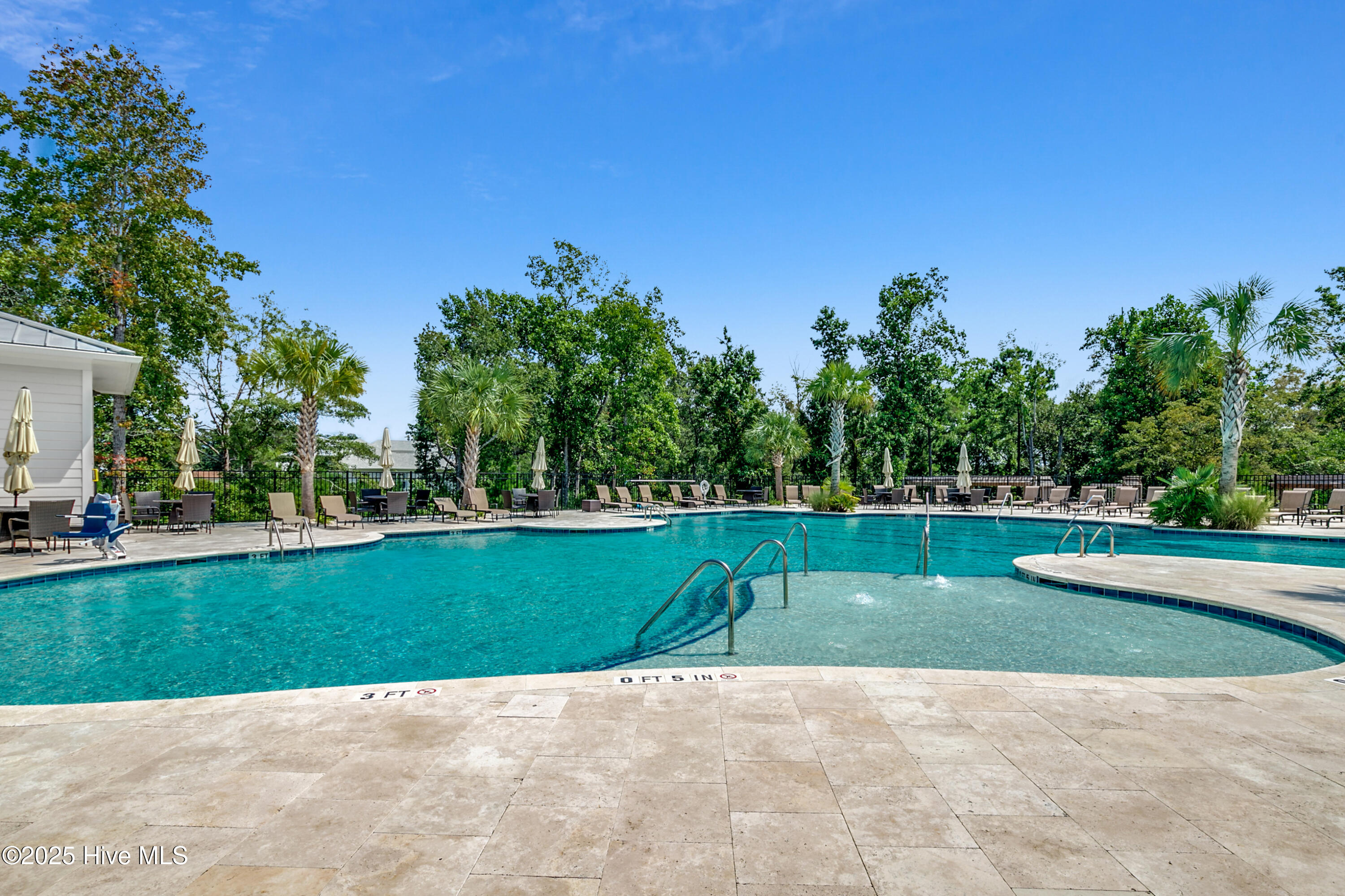 100543615 | Photo 58