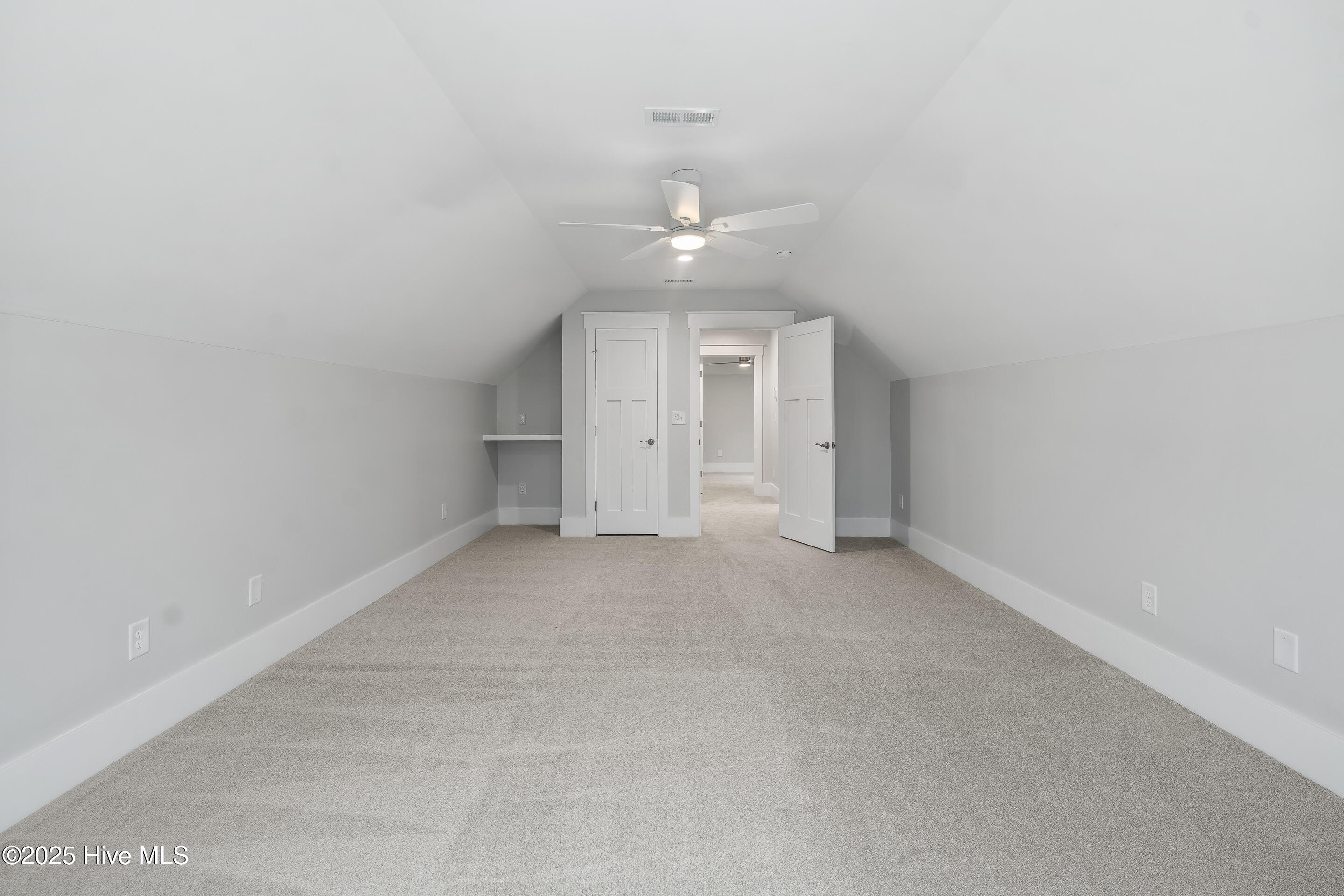 100515722 | Photo 38