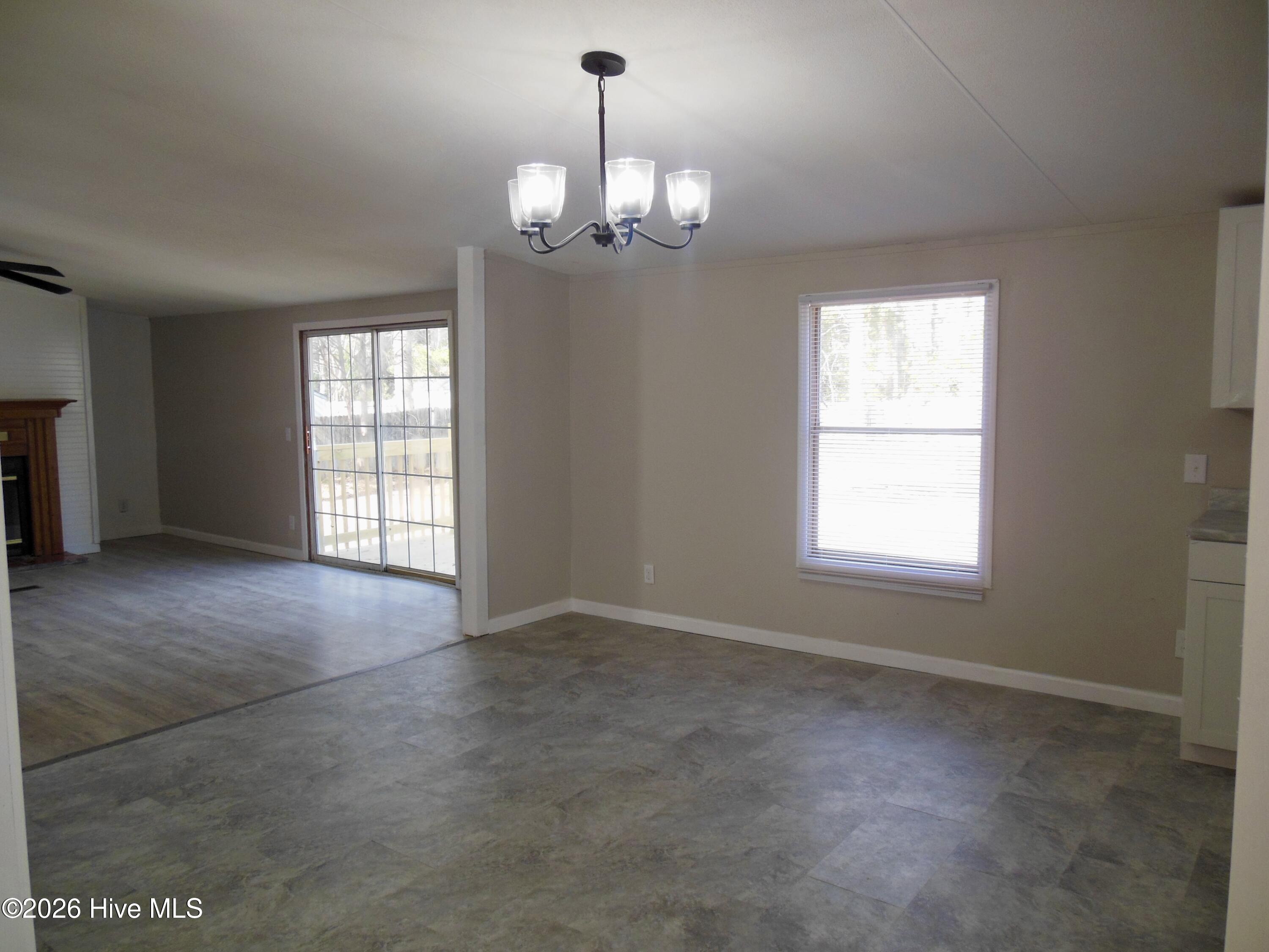 100550725 | Photo 10