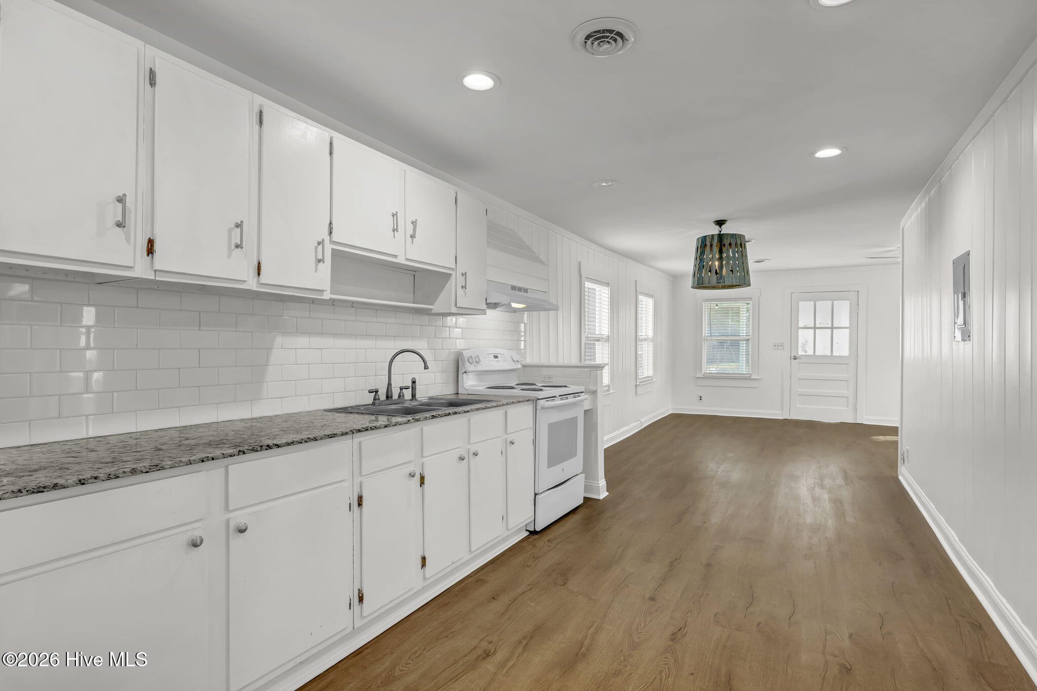 100554586 | Photo 12