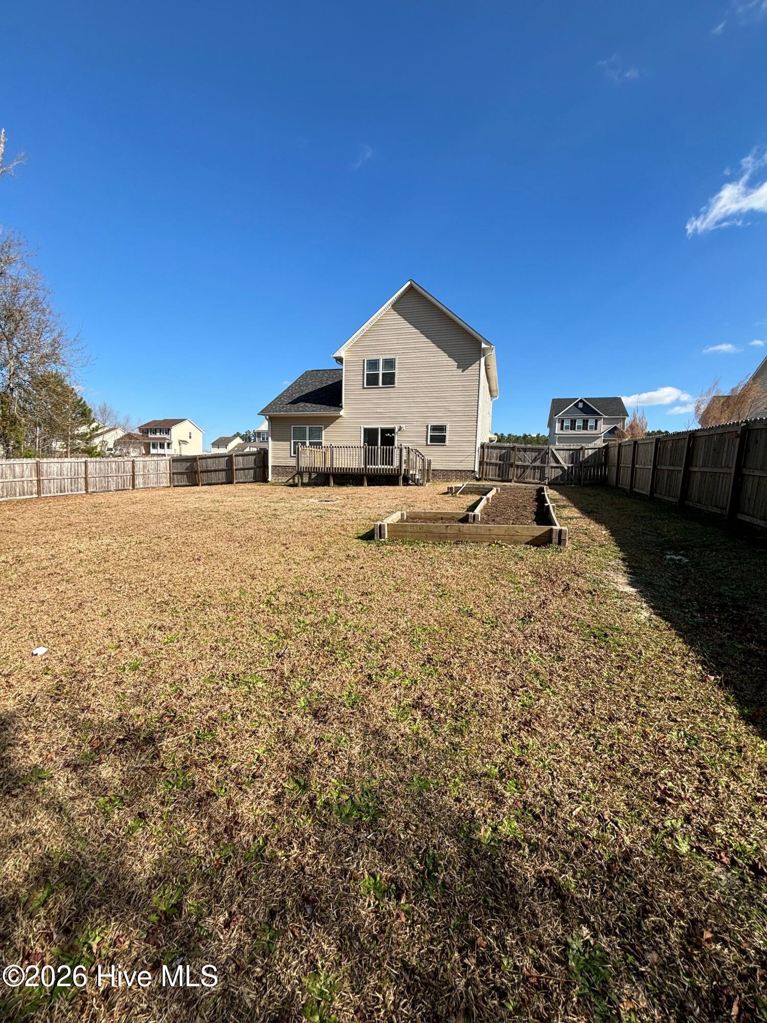 100557628 | Photo 41