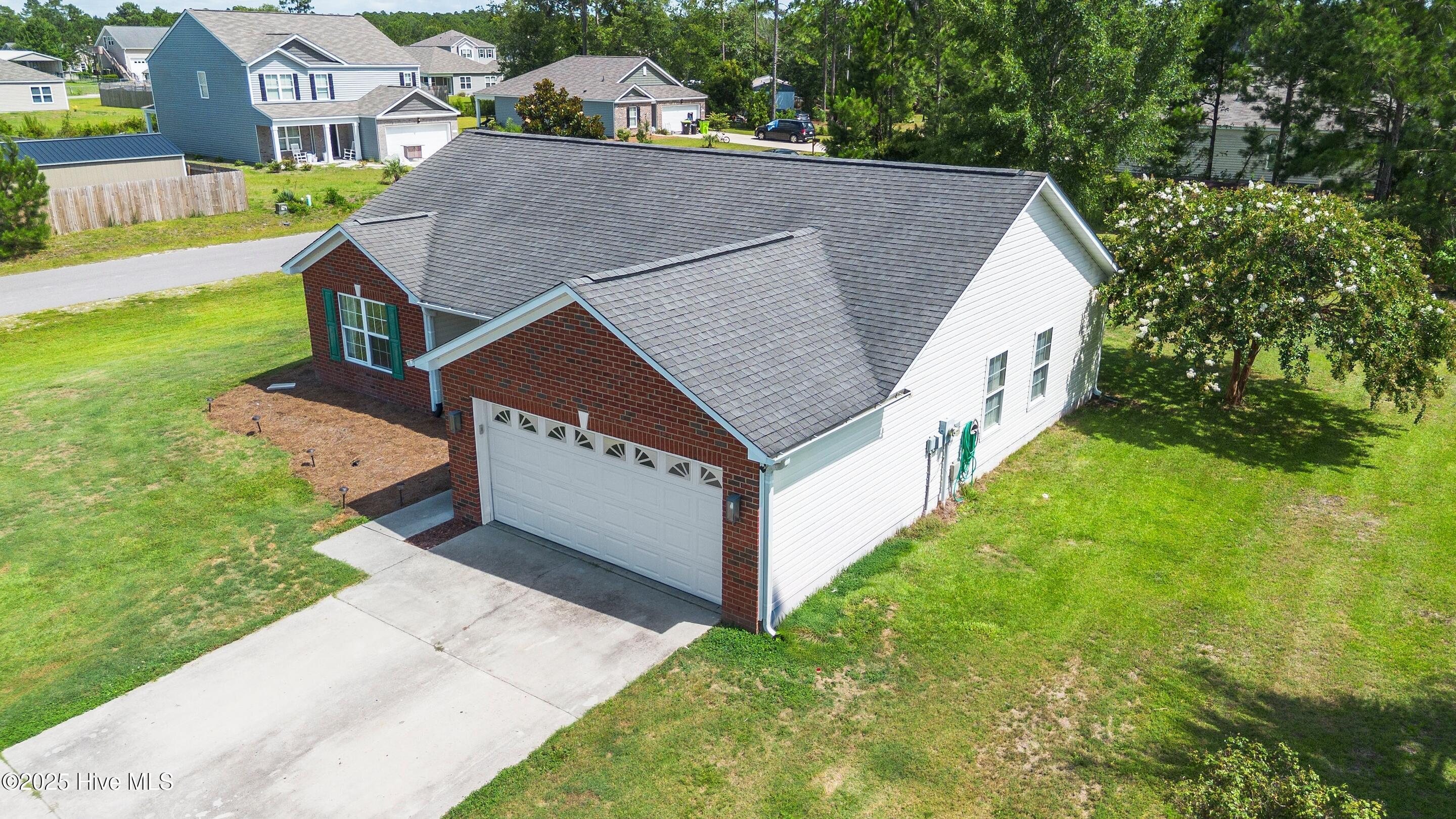 100519880 | Photo 29