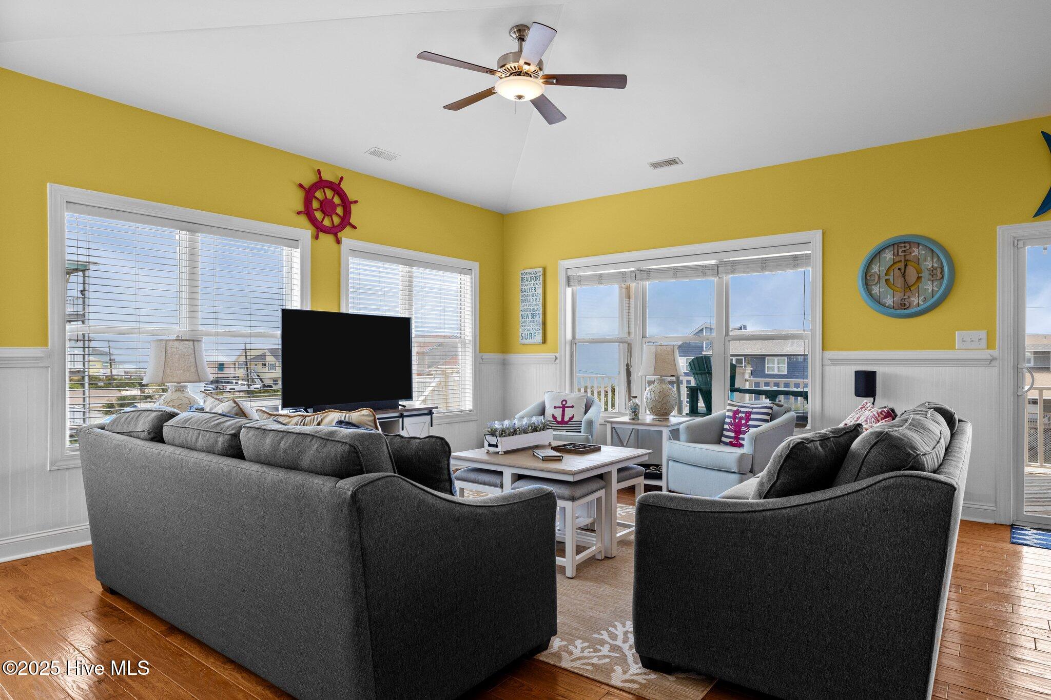 100509576 | Photo 17