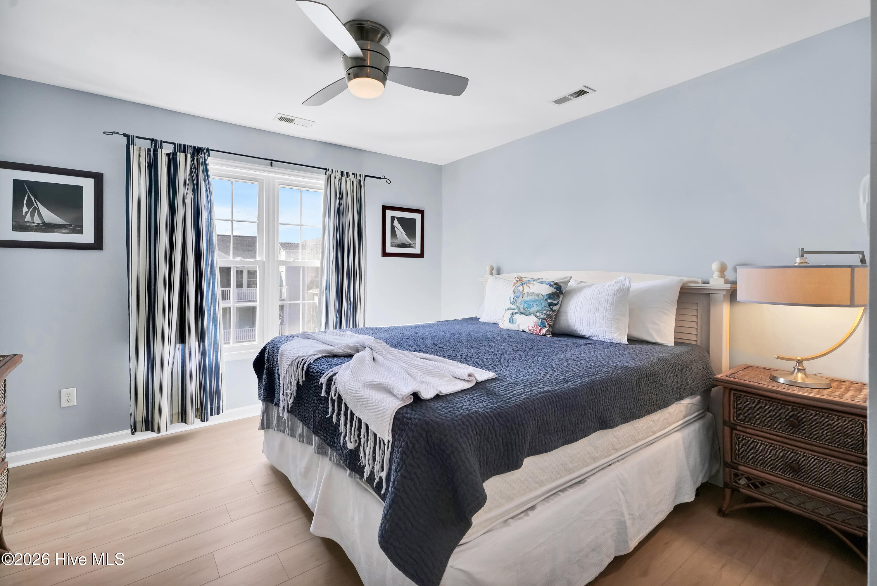 100550810 | Photo 21