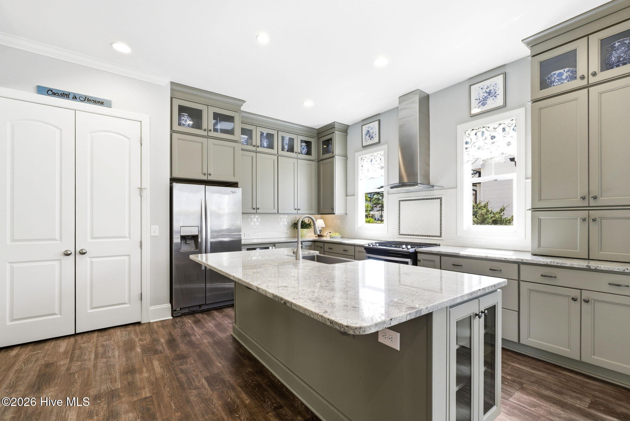 100566822 | Photo 13