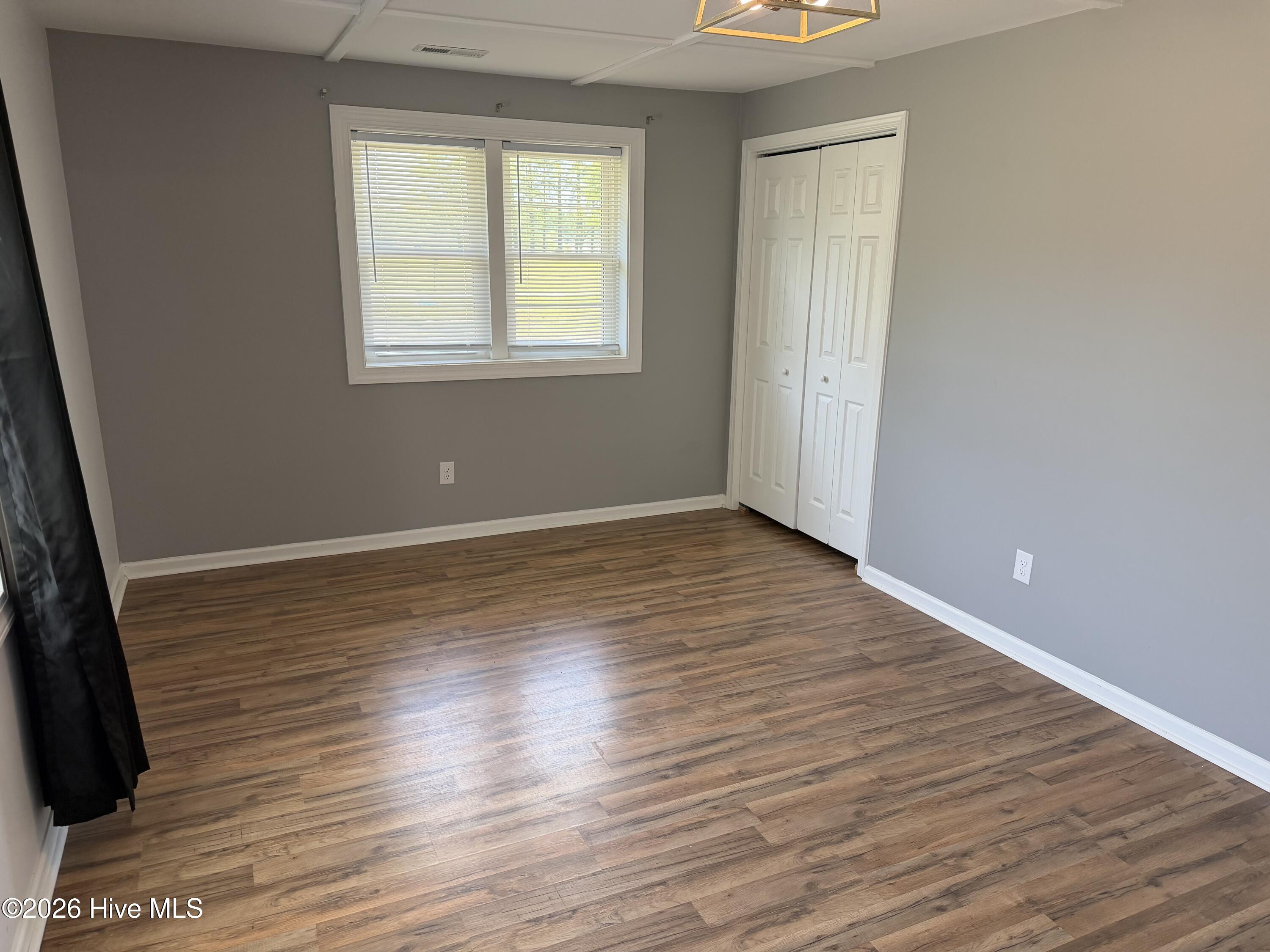 100568098 | Photo 17