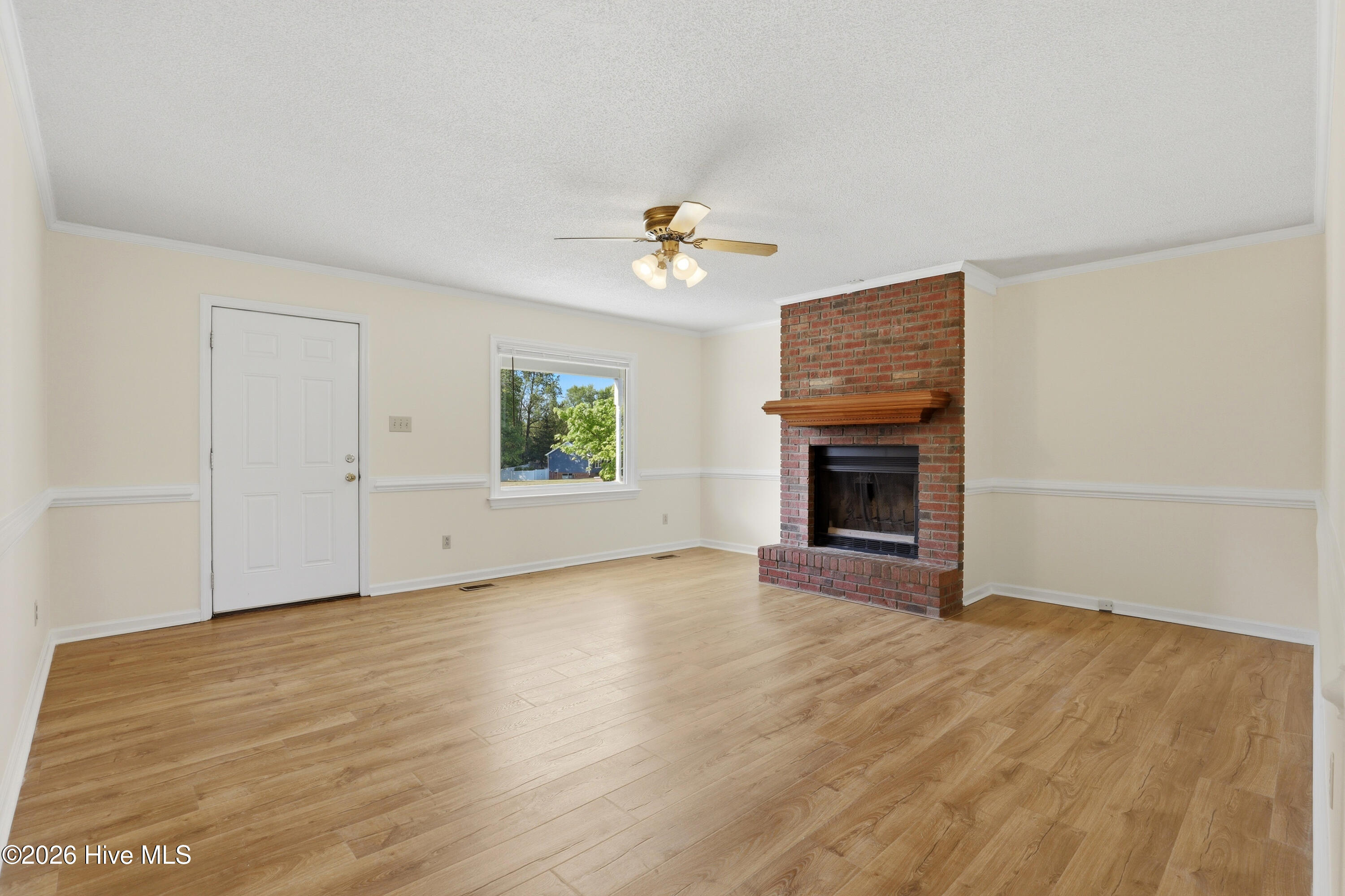 21-110 N Pointe Dr-21