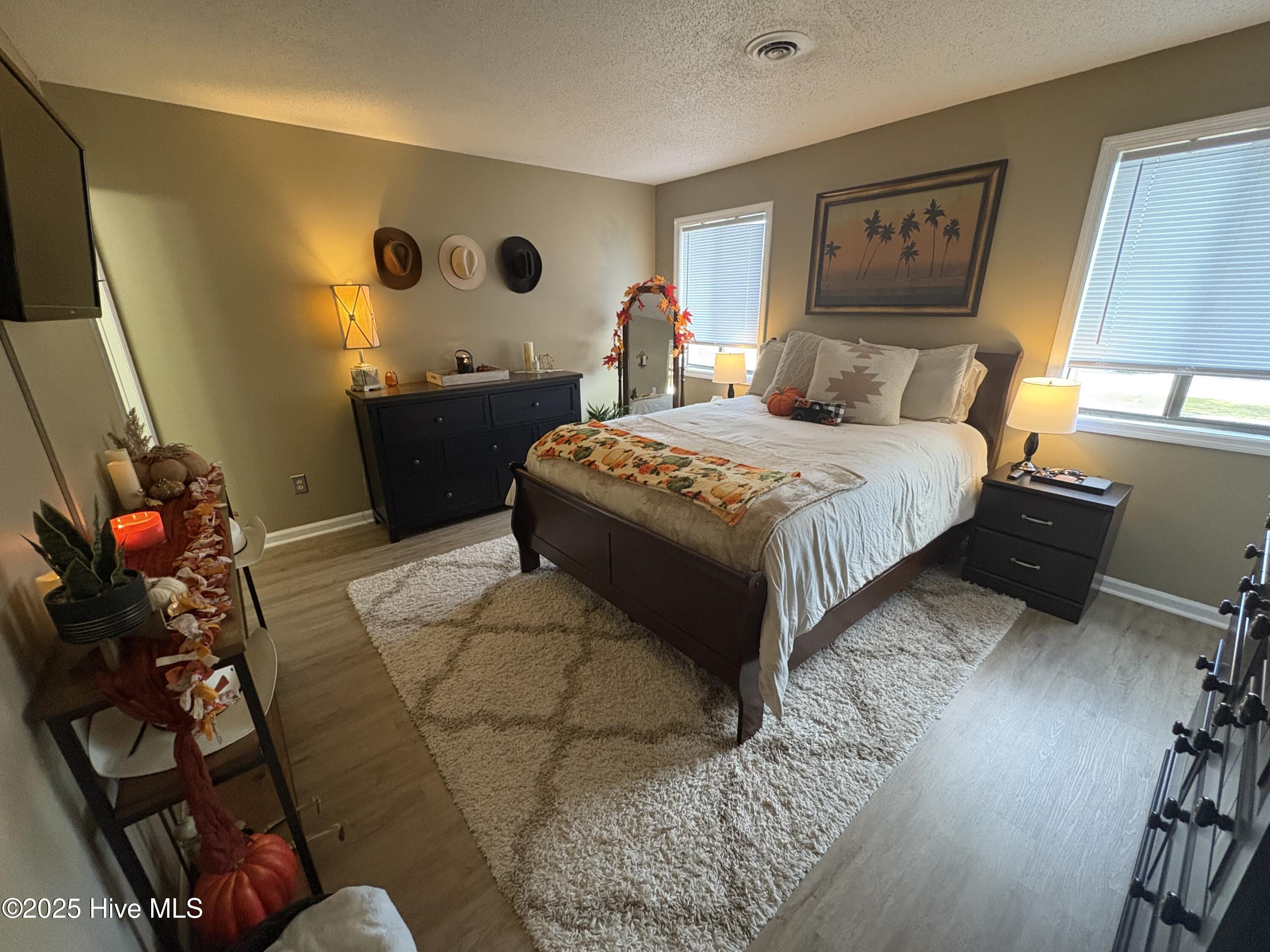 100538040 | Photo 14