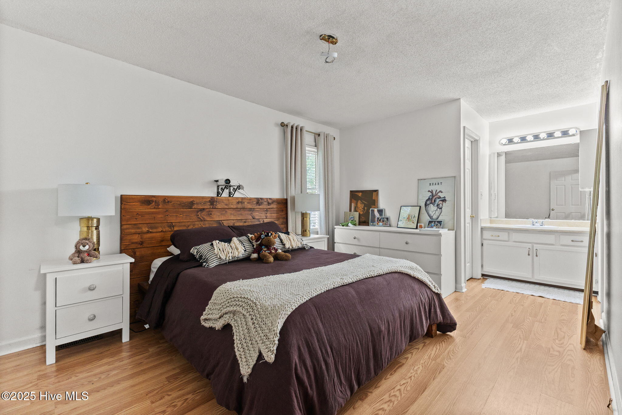 11-web-or-mls-AZ3A9375