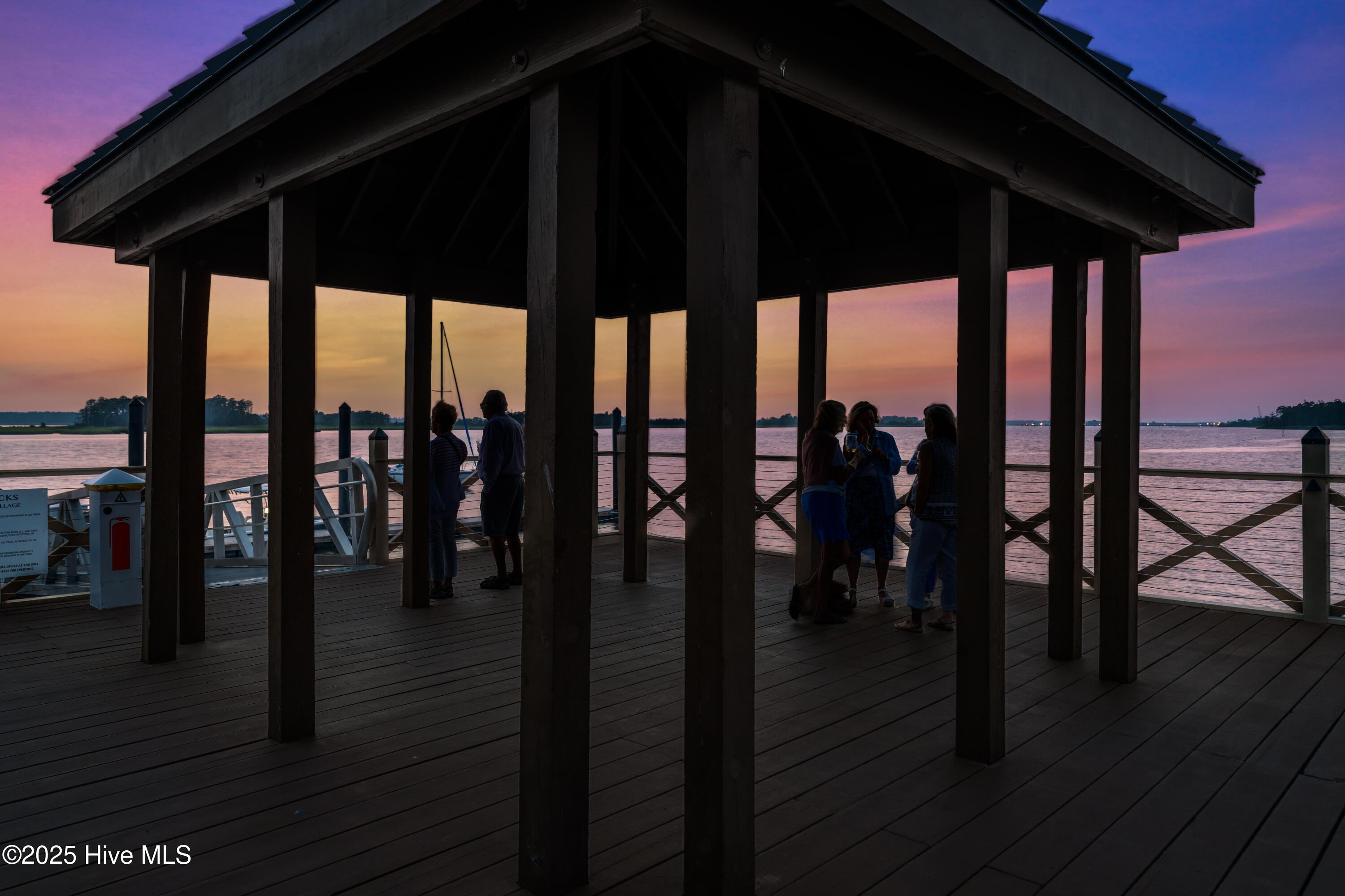 100517638 | Photo 43