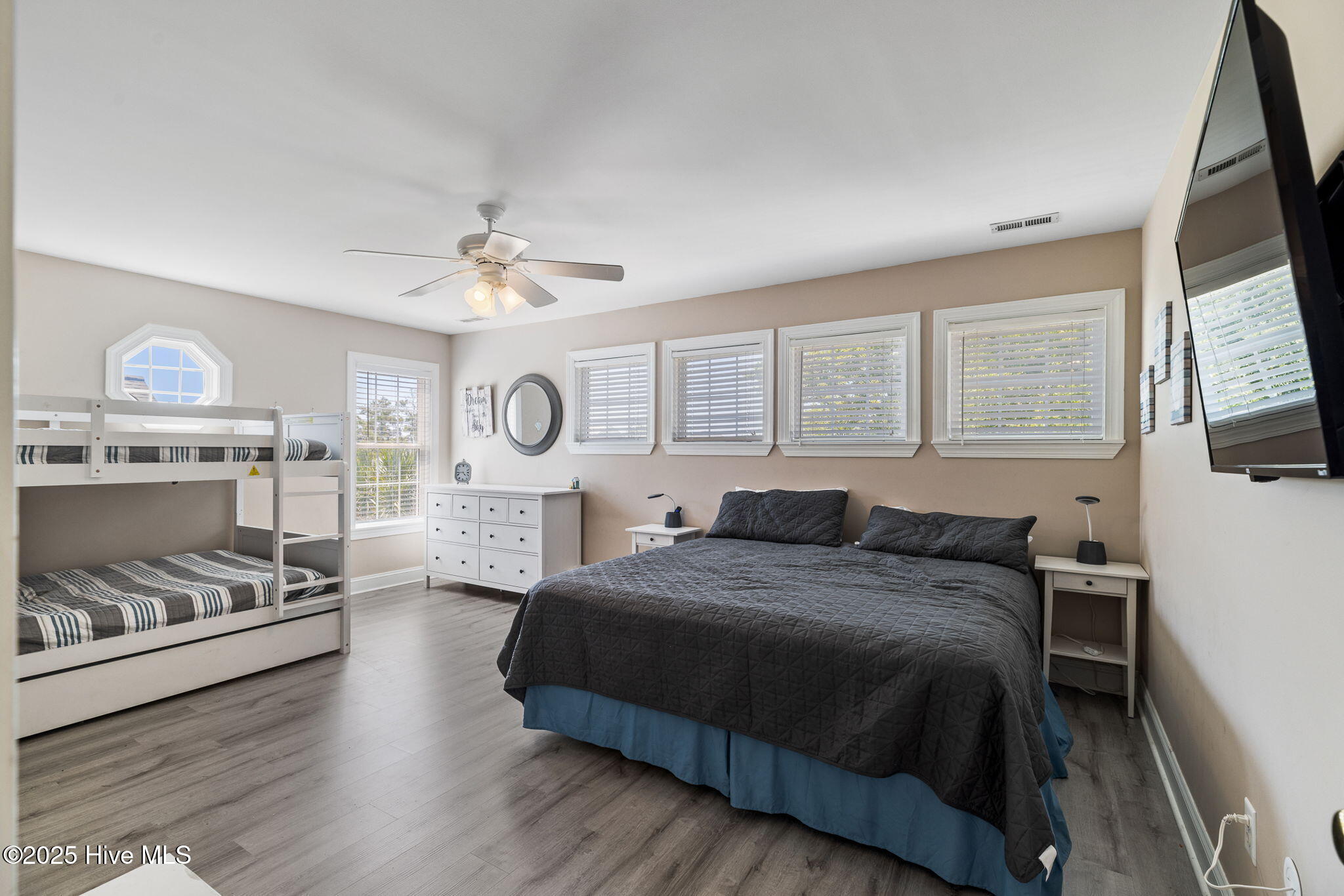 106 SE 44th Street, Oak Island, NC, 28465