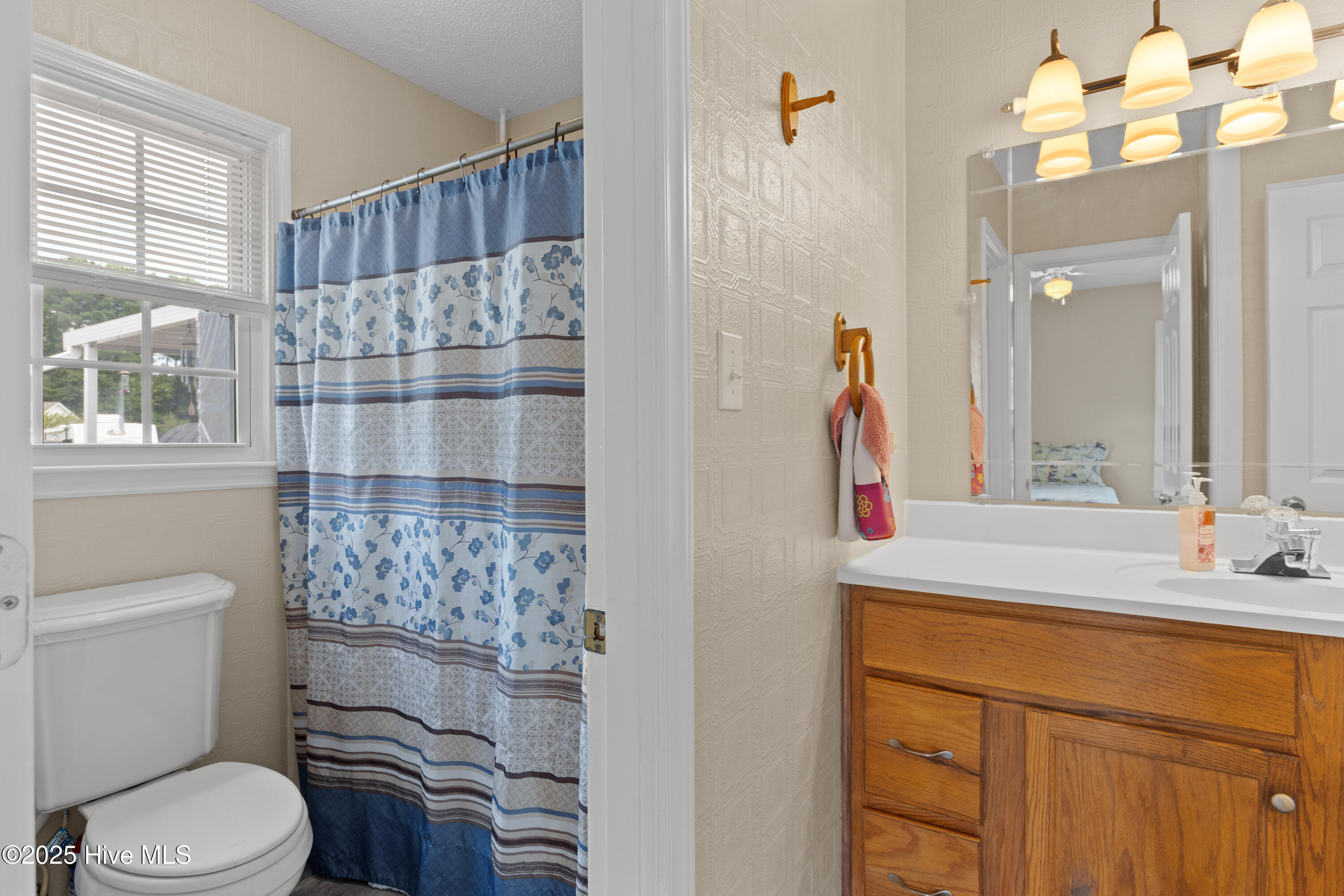 105 University Drive, Jacksonville, NC 28546 – photo 23: Master Bathroom