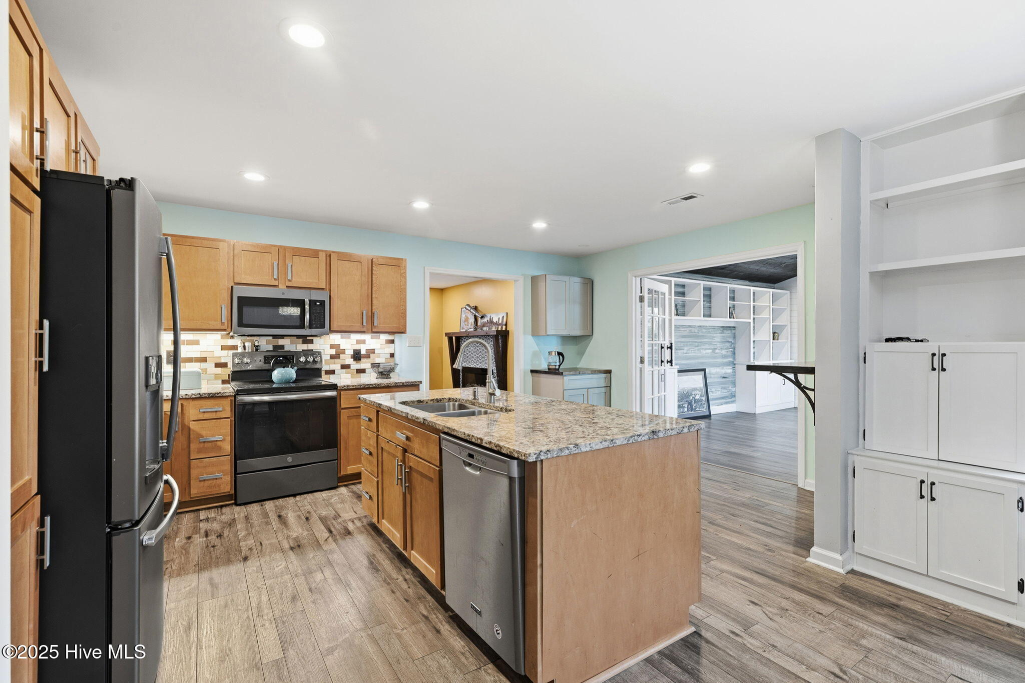 100545269 | Photo 19