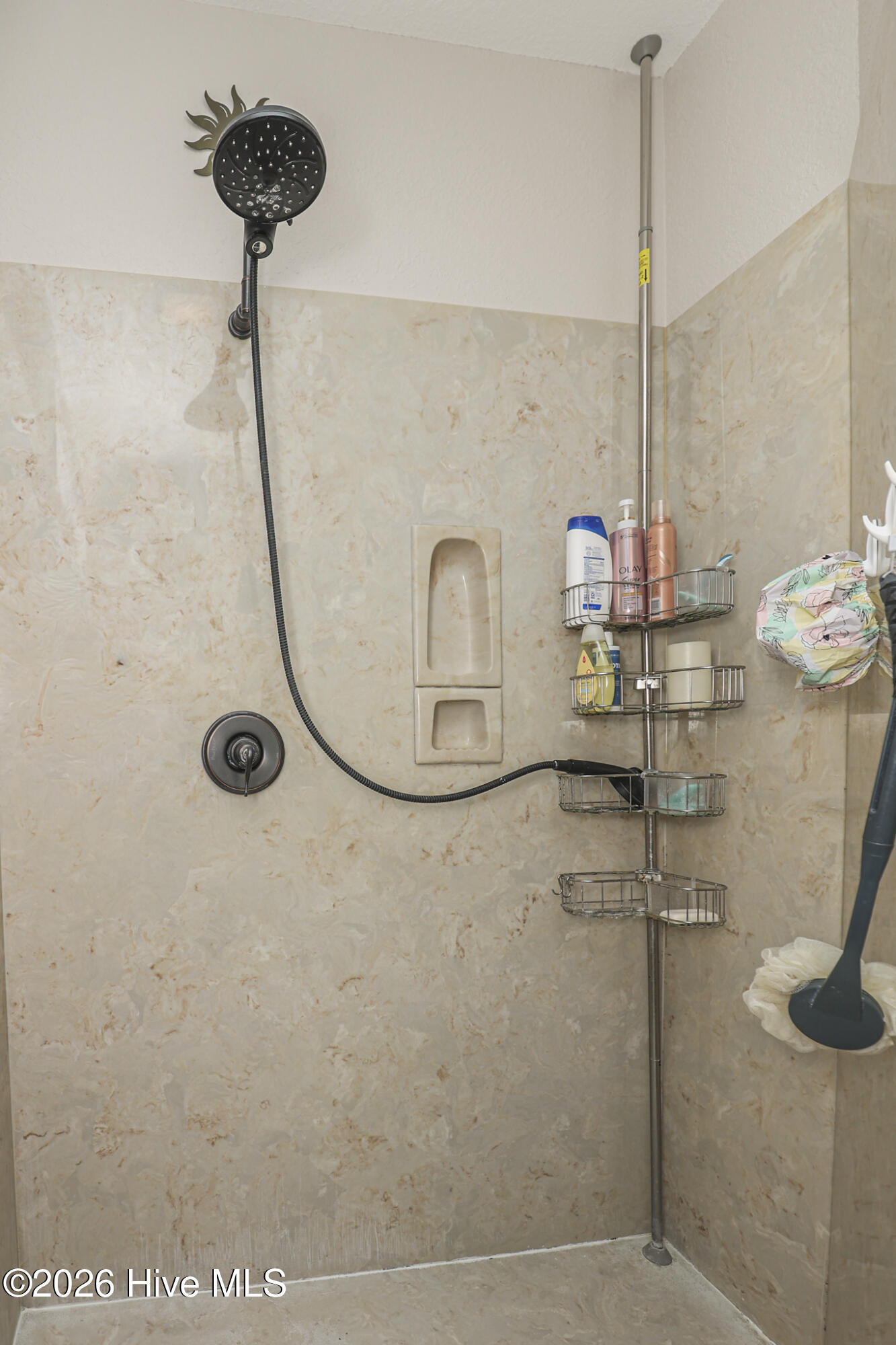 100564942 | Photo 84