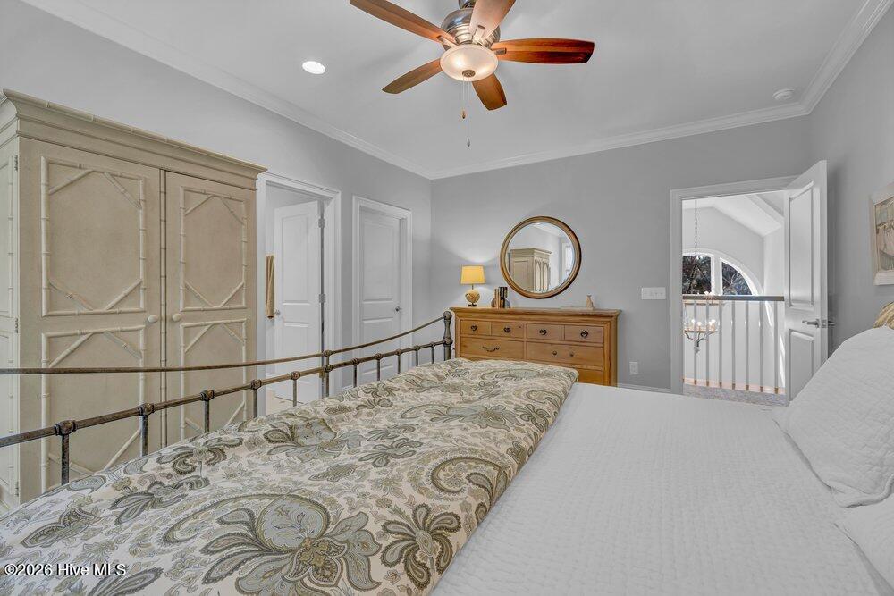 100563966 | Photo 35