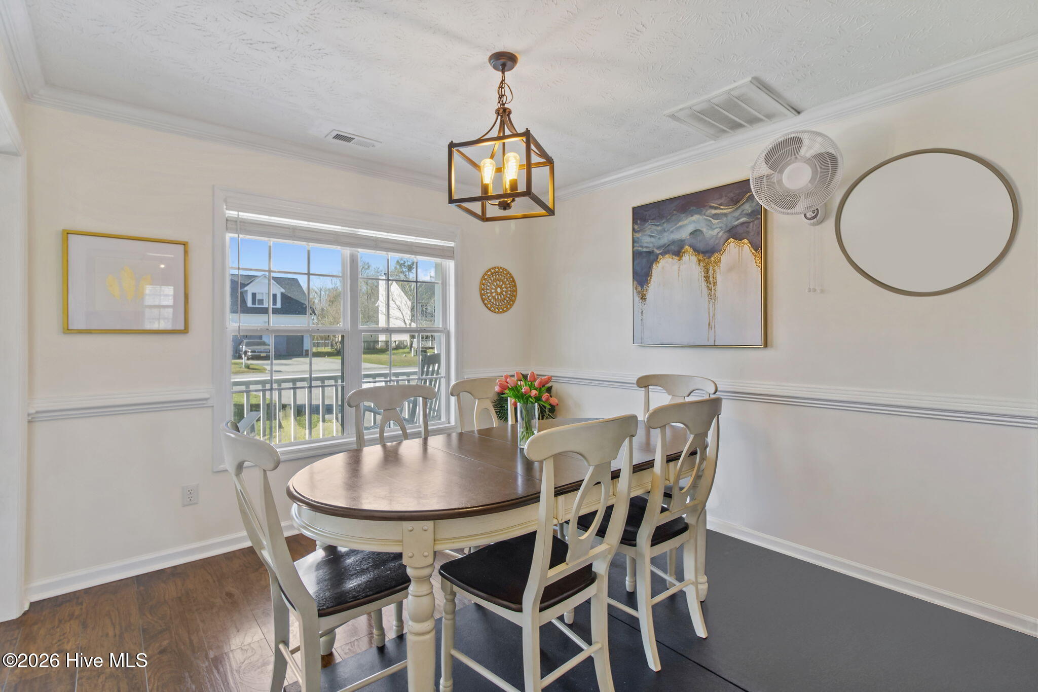 100561943 | Photo 11