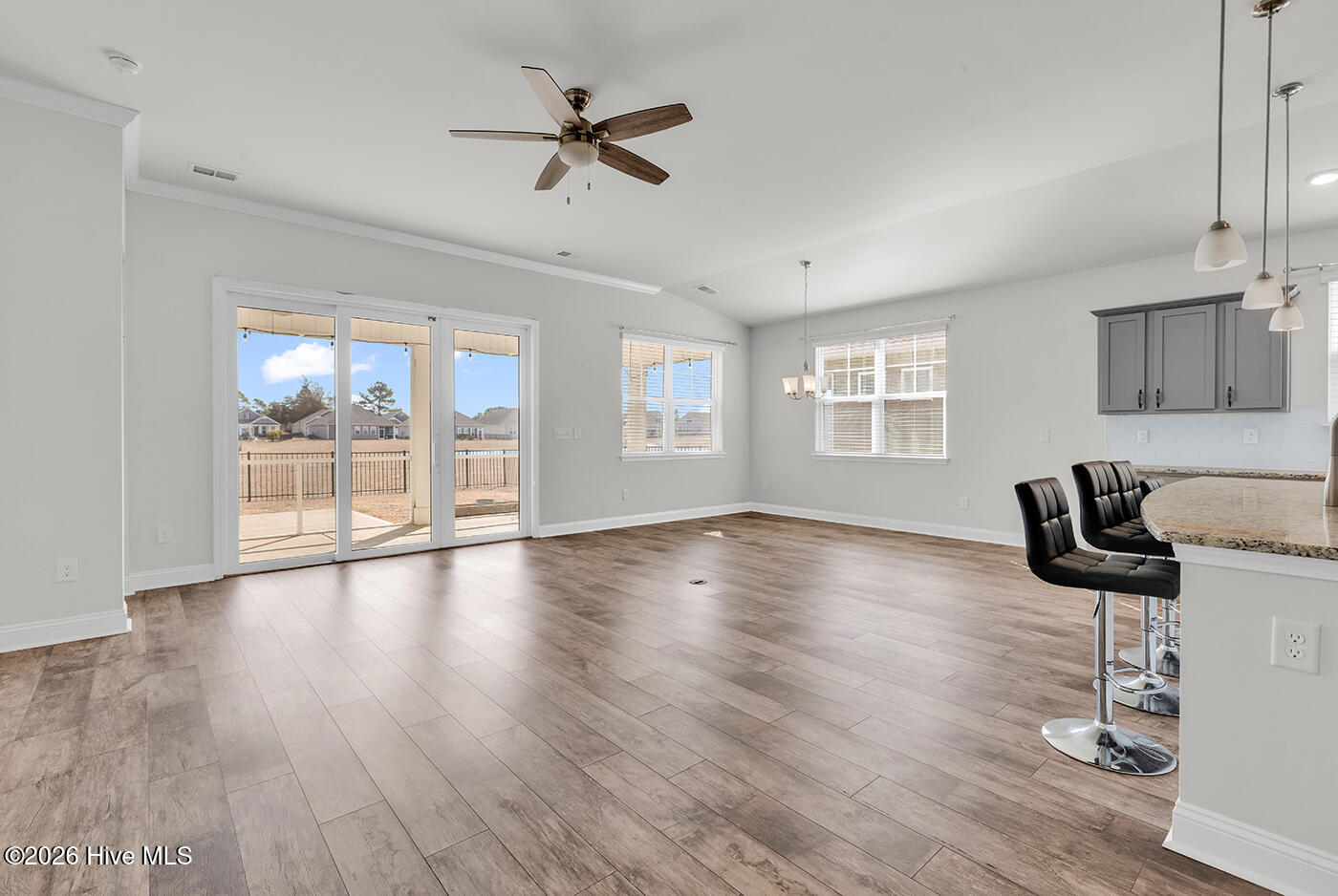 100555592 | Photo 16