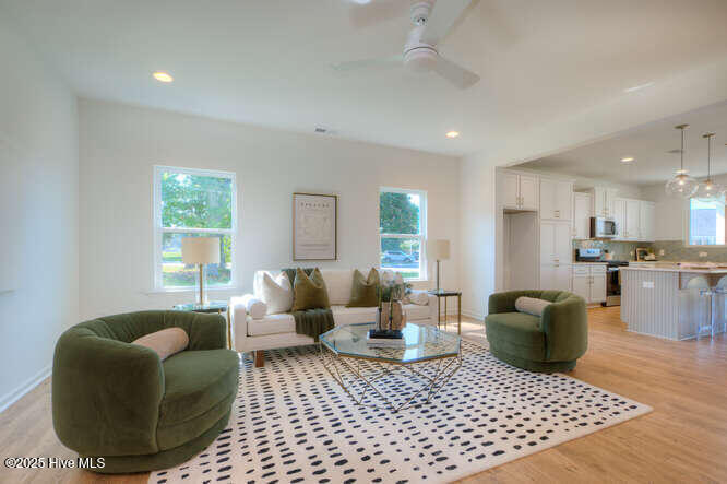 DSC 2278 79 80 Enhancer-006-019-666x444