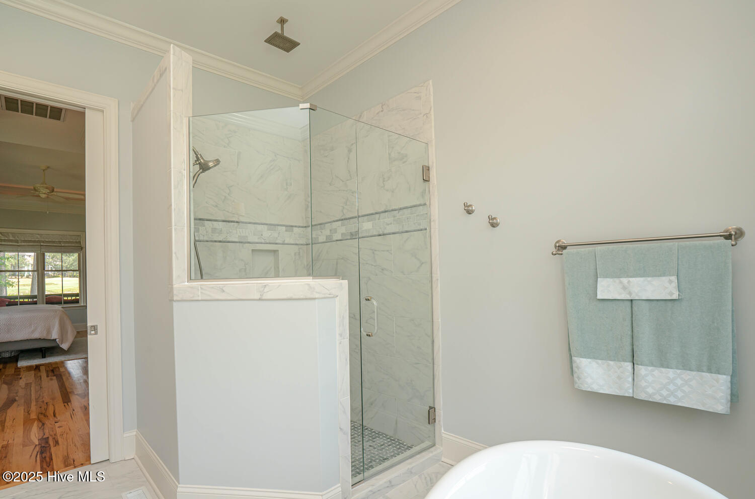 100514685 | Photo 35