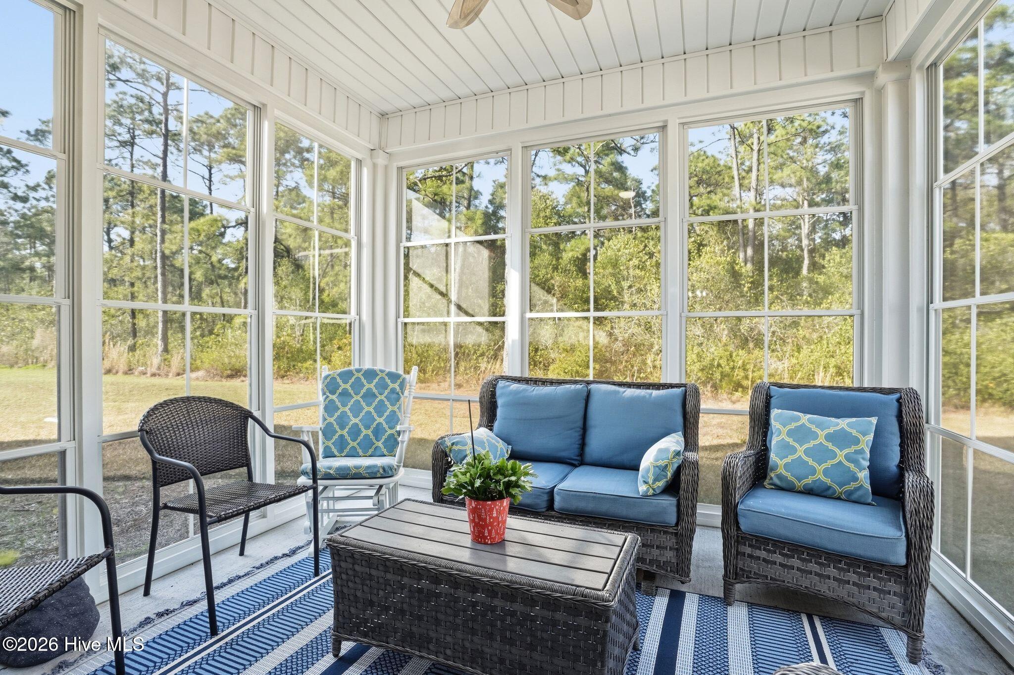 100560764 | Photo 33