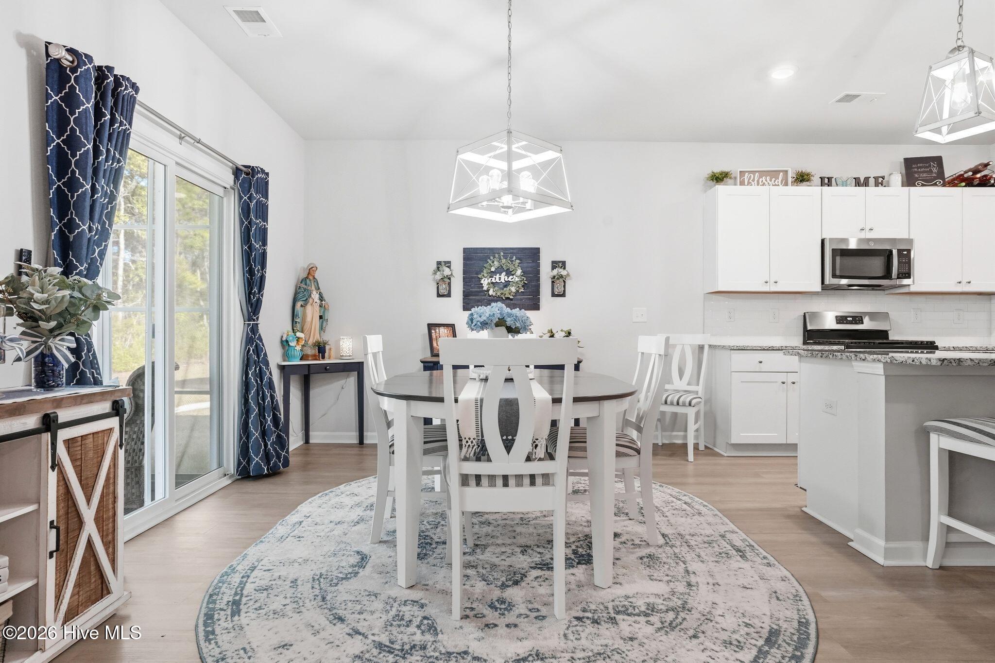 100560764 | Photo 19