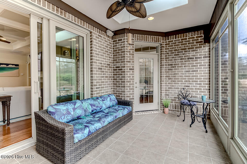 100548216 | Photo 42