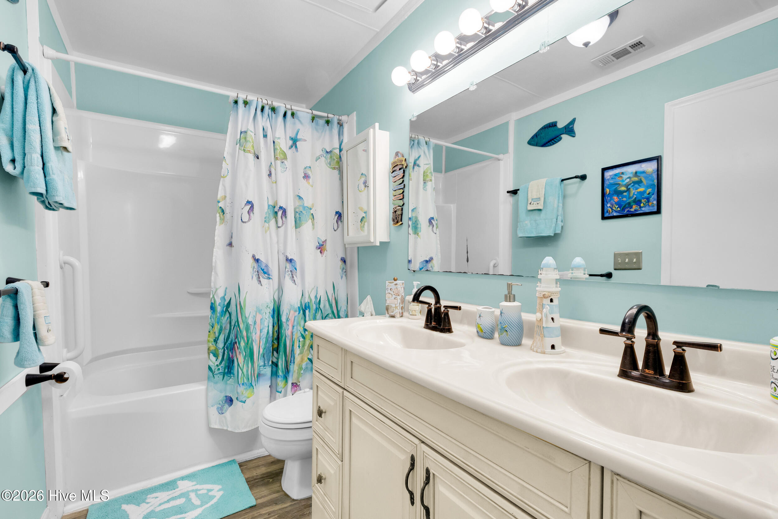 100560097 | Photo 12