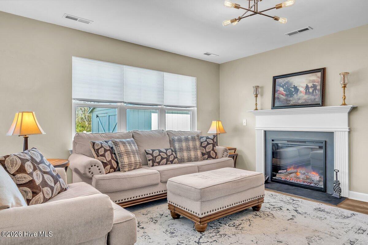 100558993 | Photo 14