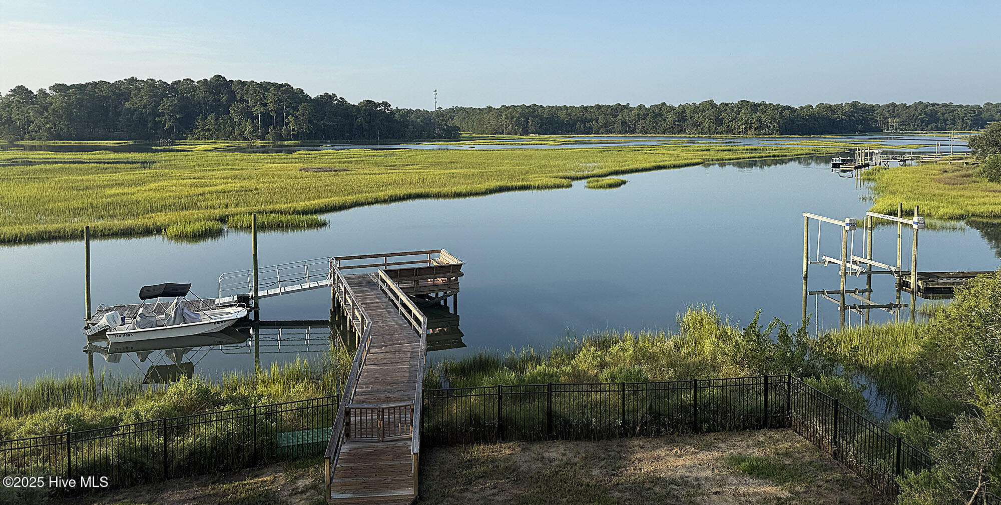 100540889 | Photo 56