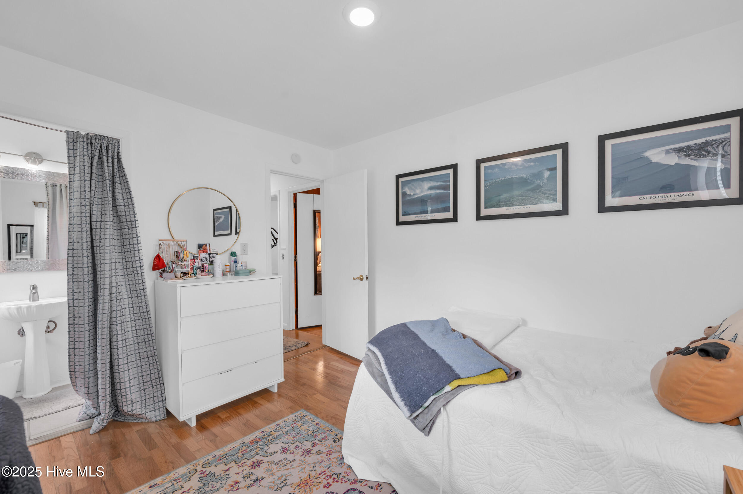 100562736 | Photo 22