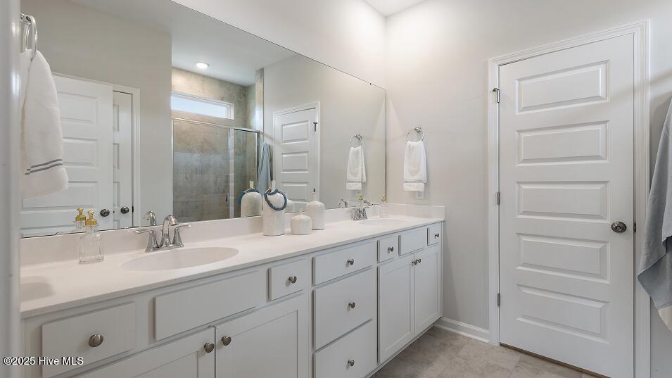 100540281 | Photo 14