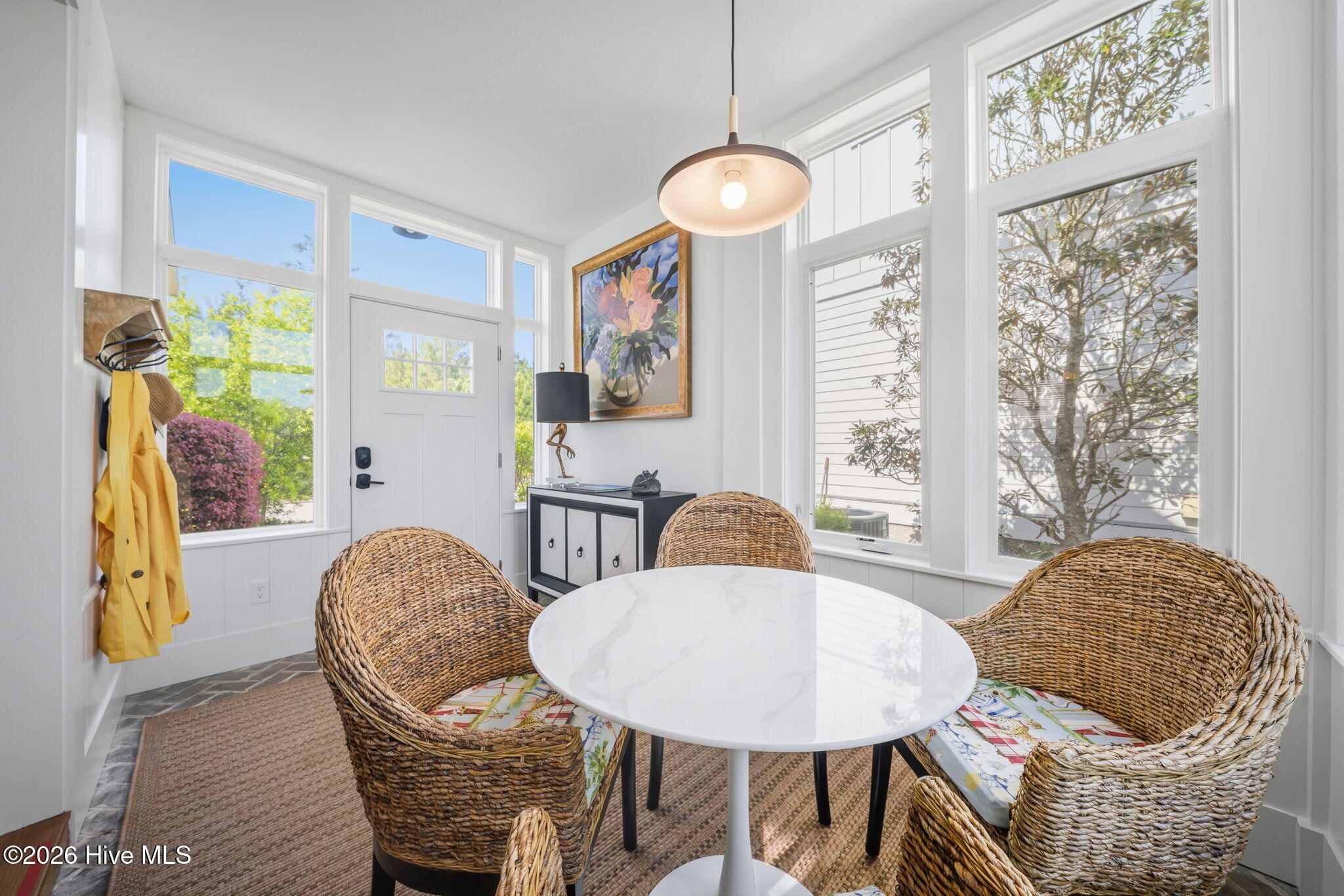 100568047 | Photo 12